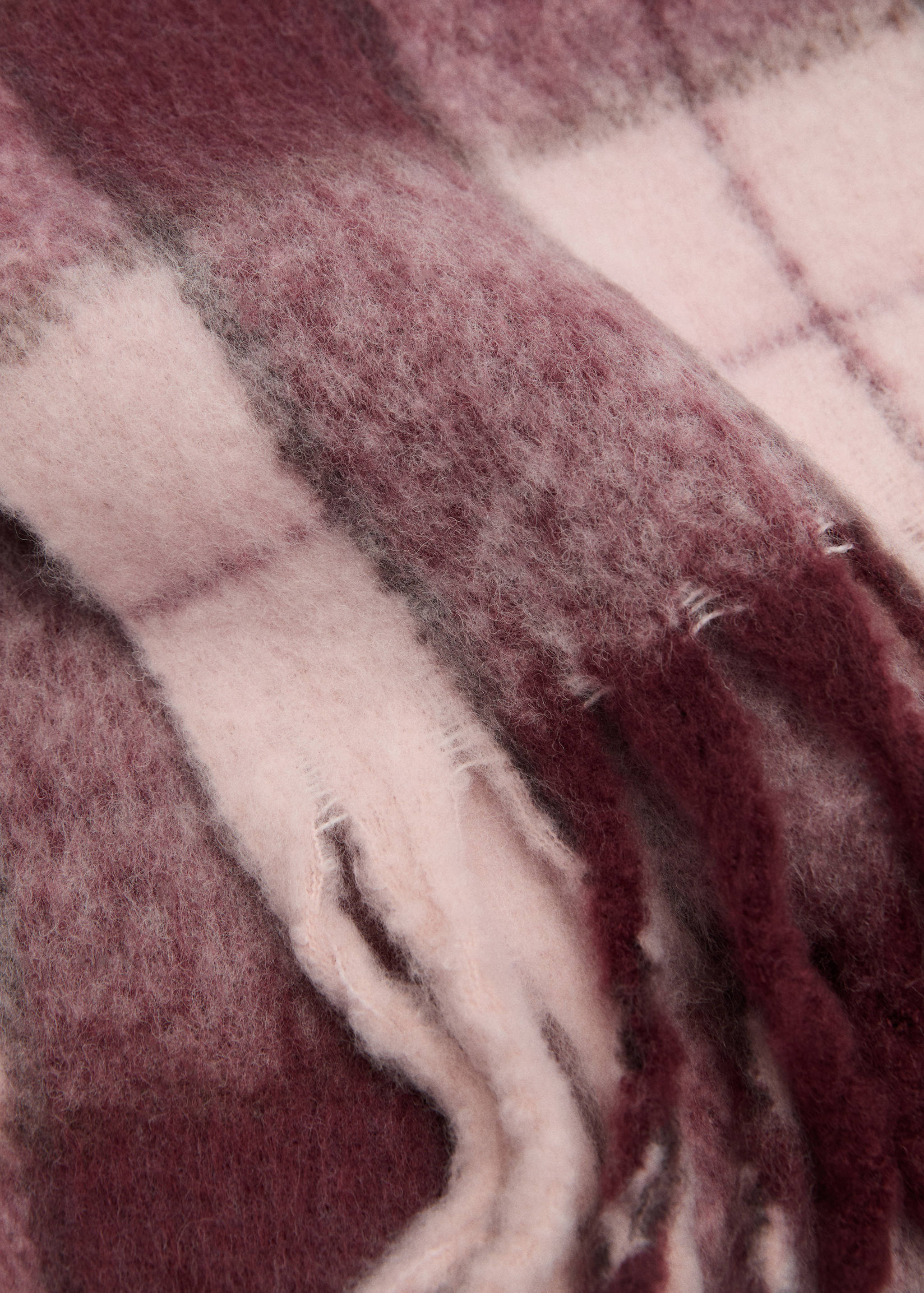 Bufanda cuadros terminaciones flecos - Plano medio