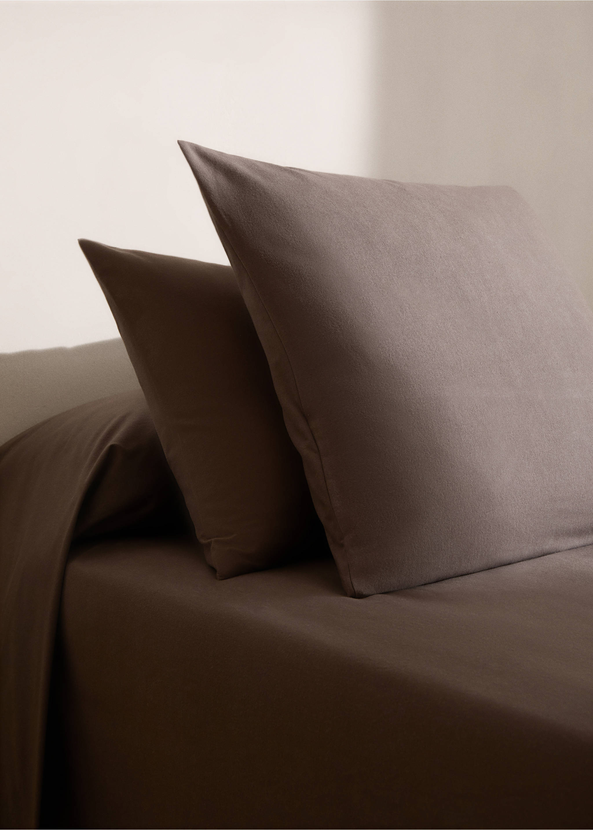 Plain flannel pillow case 60x60cm - General plane, Chocolate. Ref: 77027656-00.