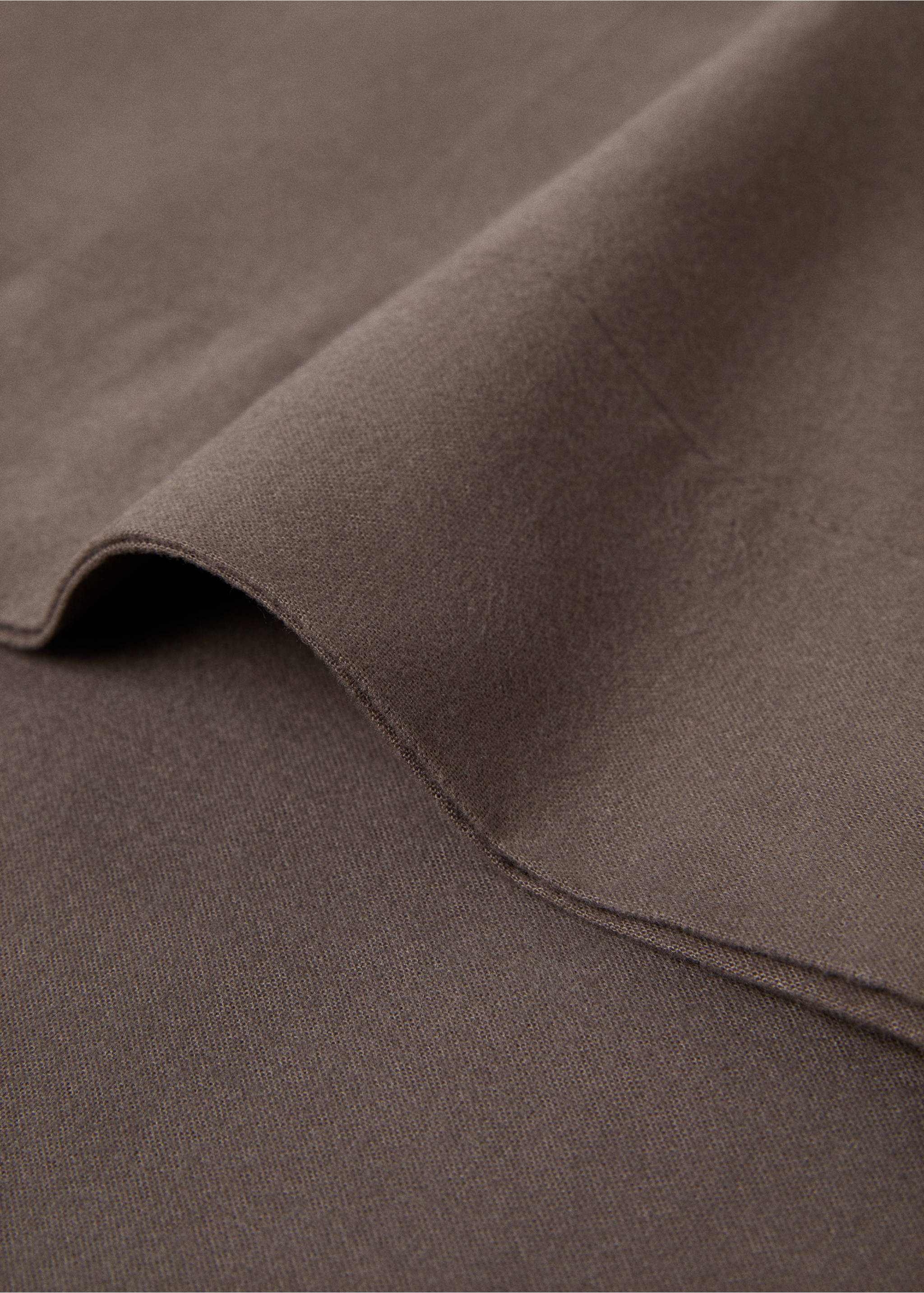 Flannel pillow case 45x110cm - Details of the article 2, Chocolate. Ref: 77027657-00.