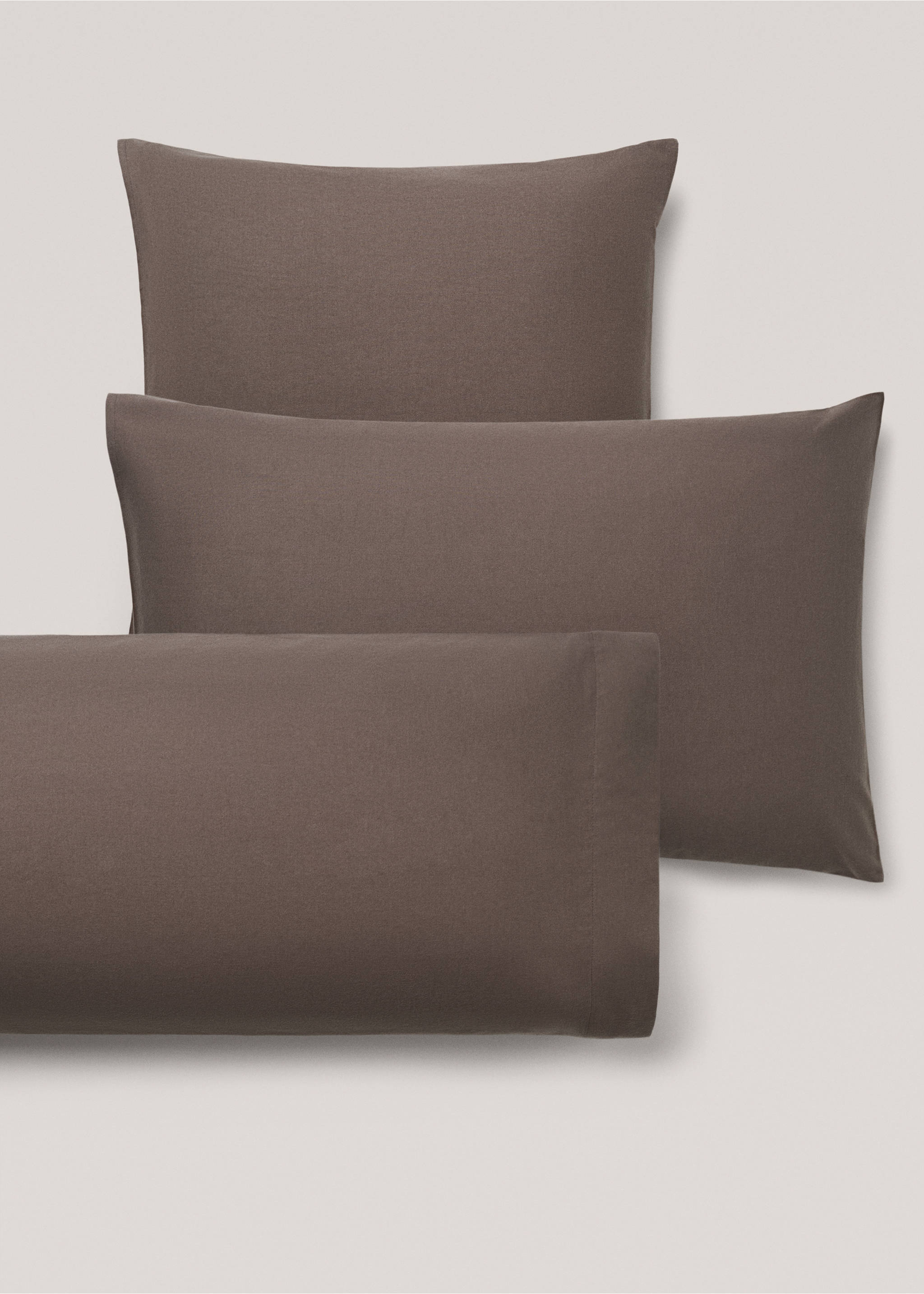 Flannel pillow case 45x110cm - Details of the article 3, Chocolate. Ref: 77027657-00.