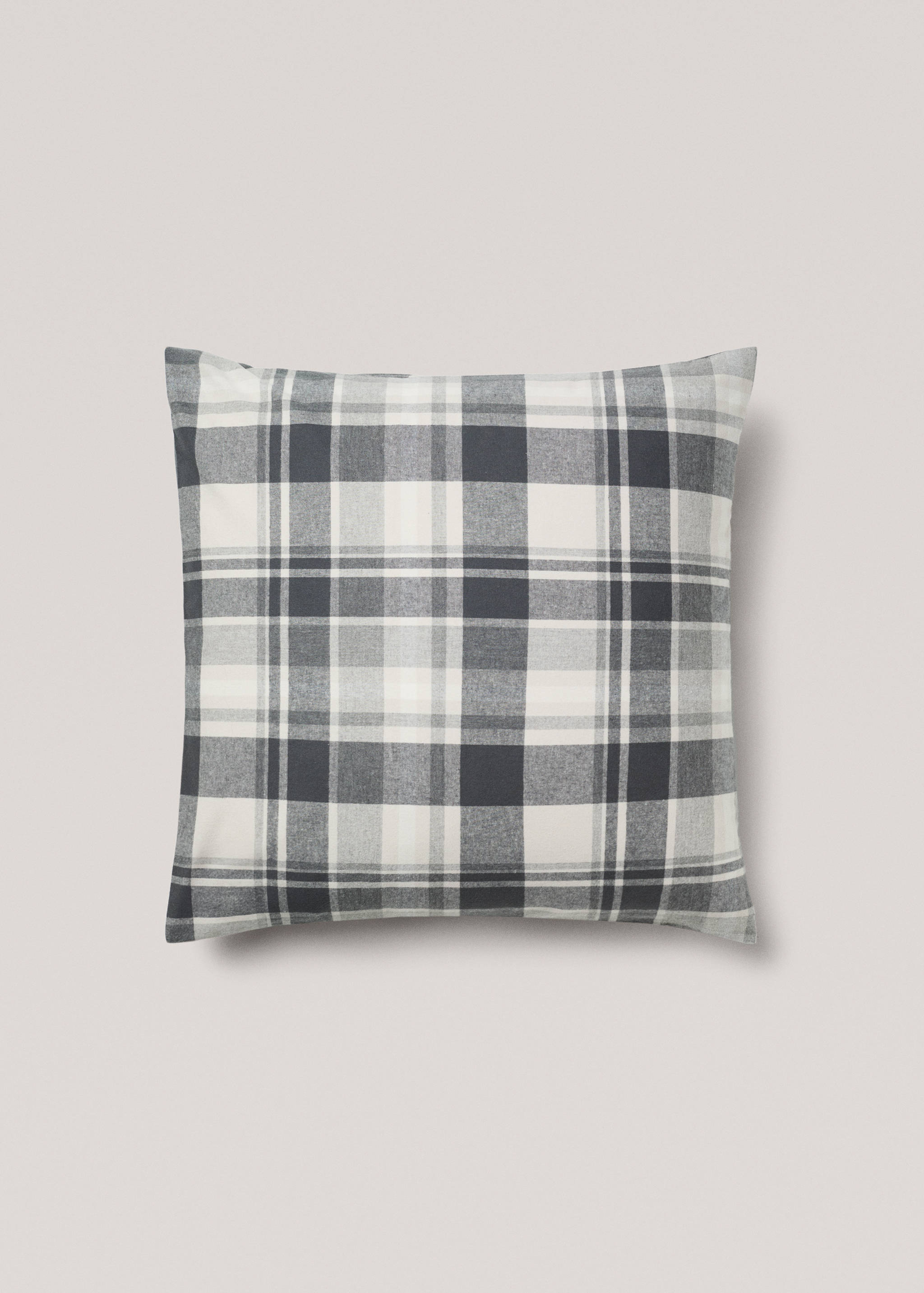 Cotton flannel checkered pillowcase 60x60cm - Article without model