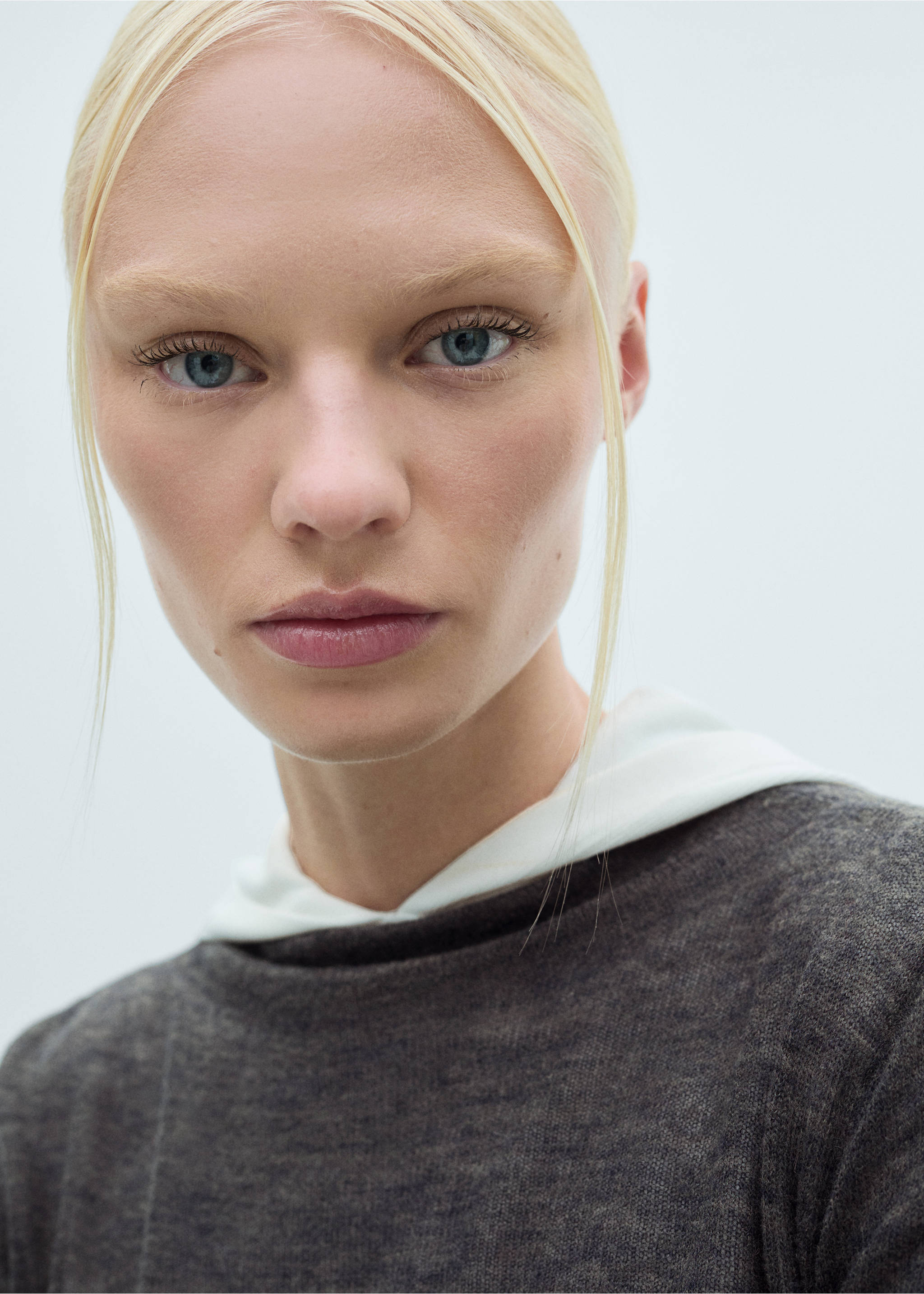 Fine-knit sweater with perkins neck - Details of the article 1, Charcoal. Ref: 77027668-00.