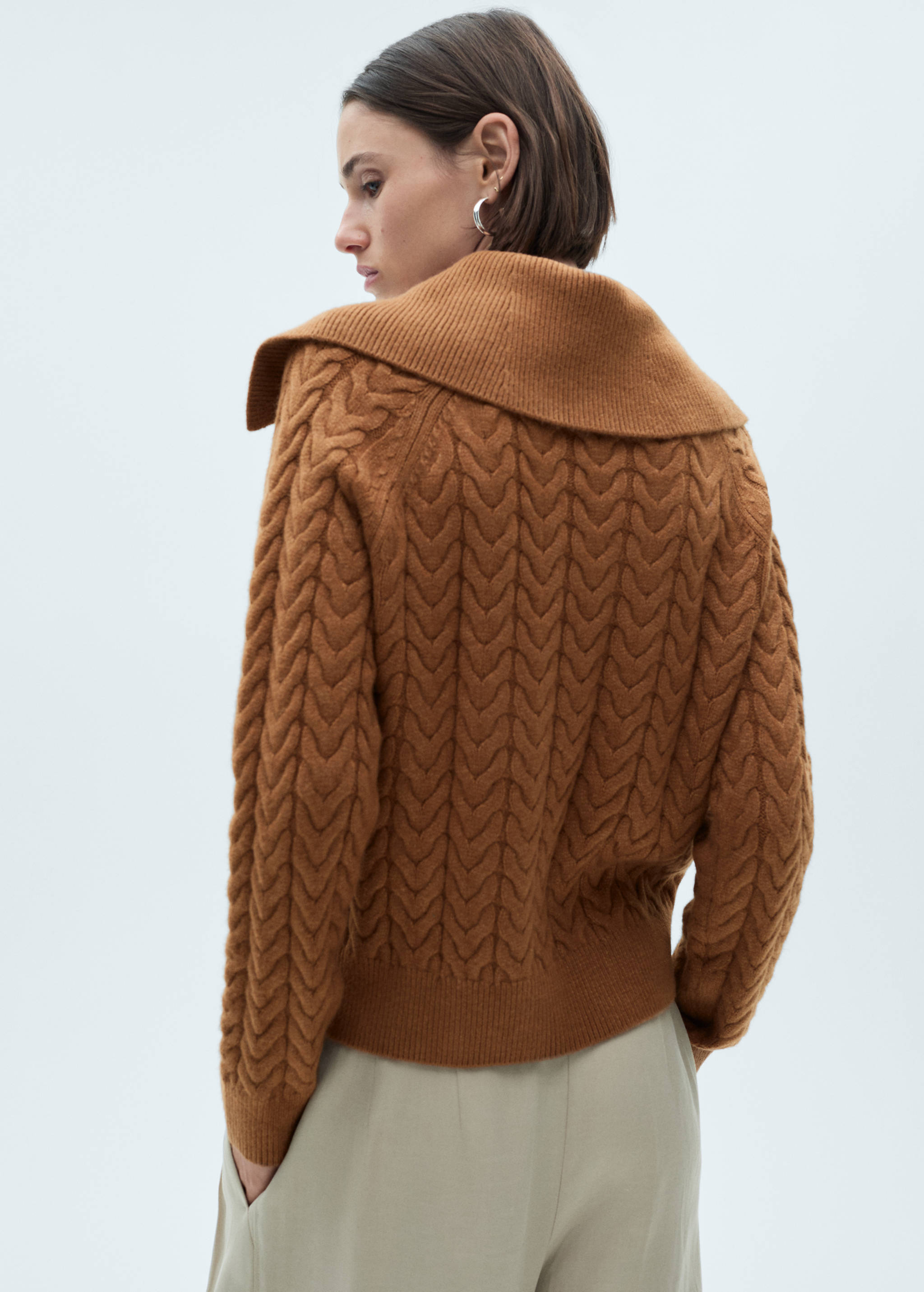 Jersey trenzado cuello solapa - Reverso del artículo