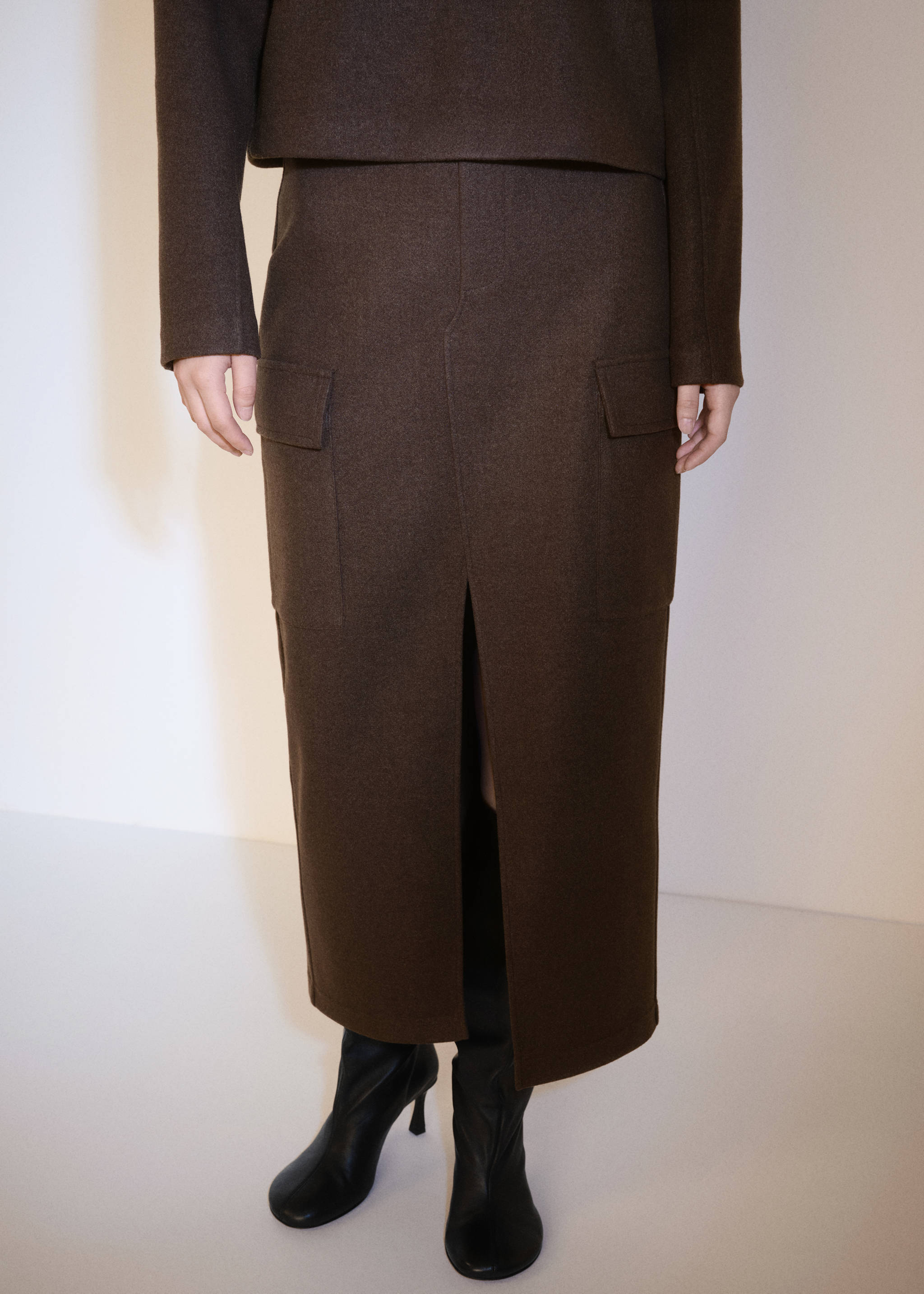 Falda cargo abertura - Plano medio