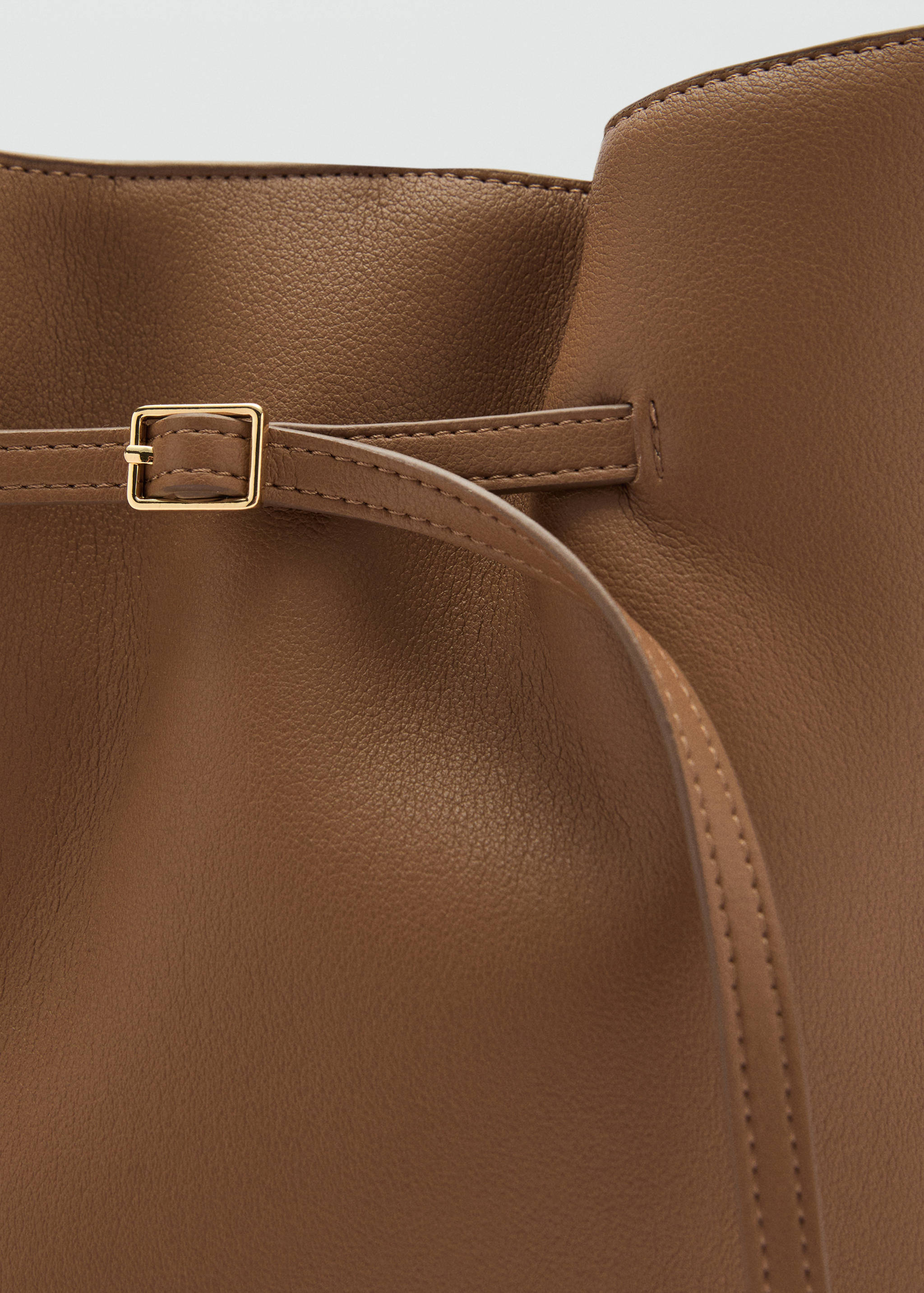 Bucket bag with buckle - Details of the article 2