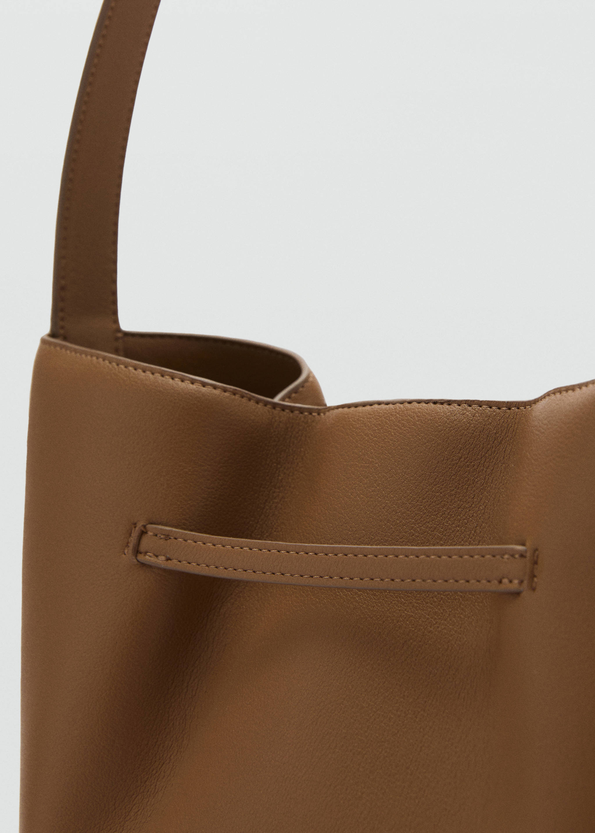 Bucket bag with buckle - Details of the article 3