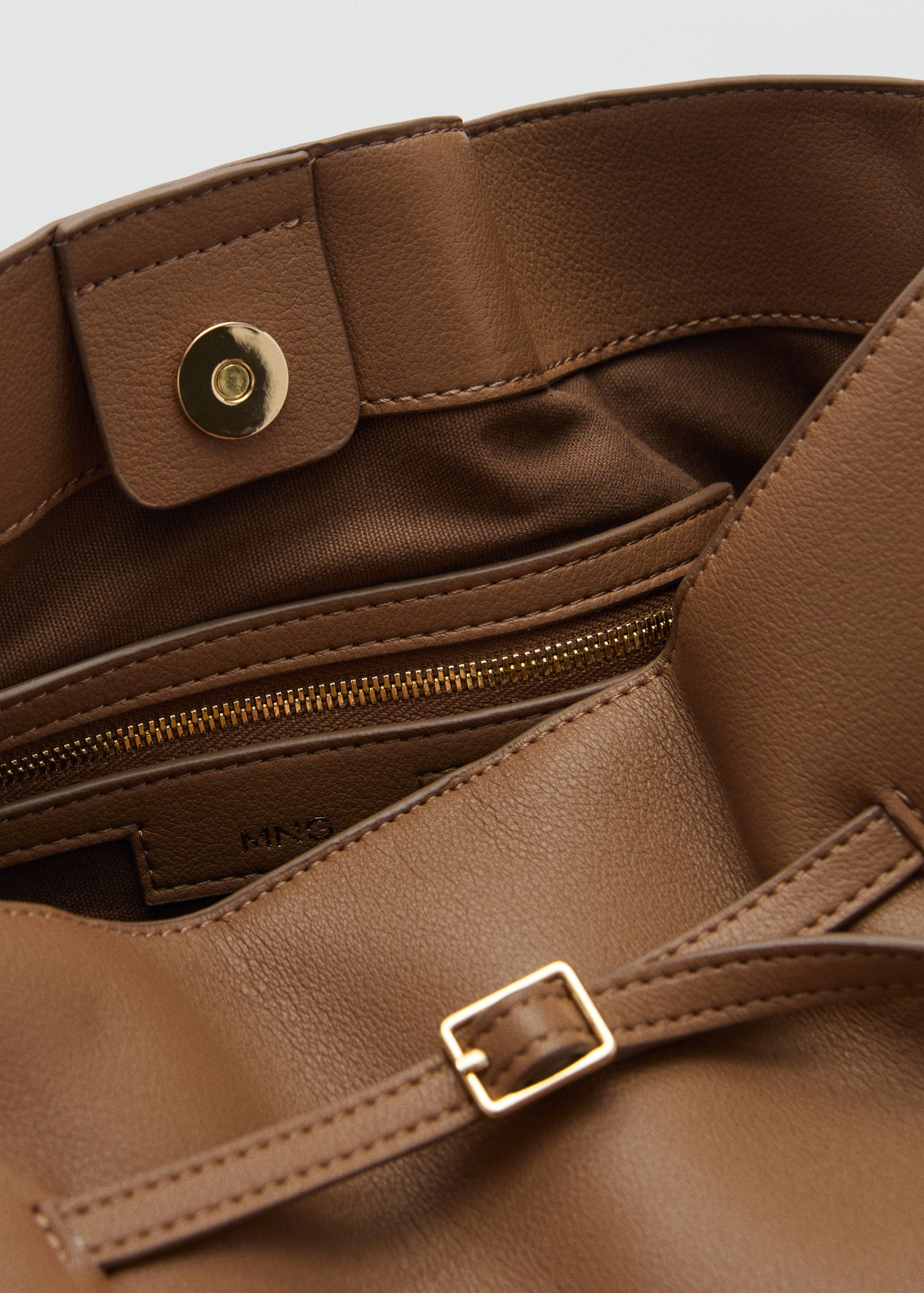 Bucket bag with buckle - Details of the article 4