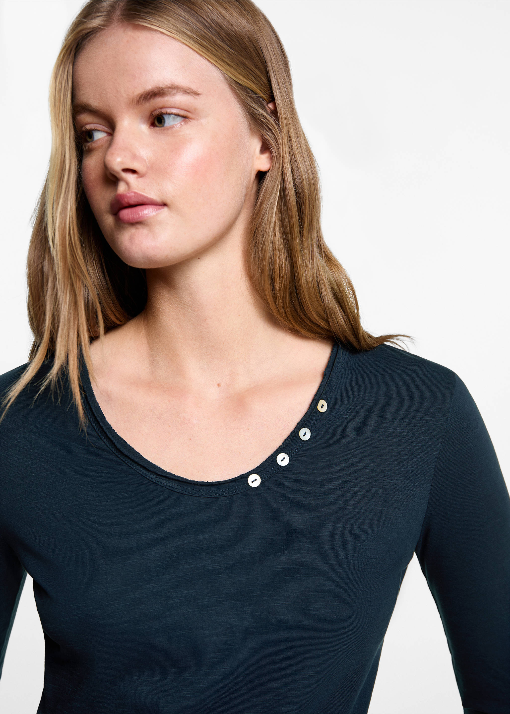Buttoned long sleeve t-shirt - Details of the article 1, Dark Navy. Ref: 77027696-00.