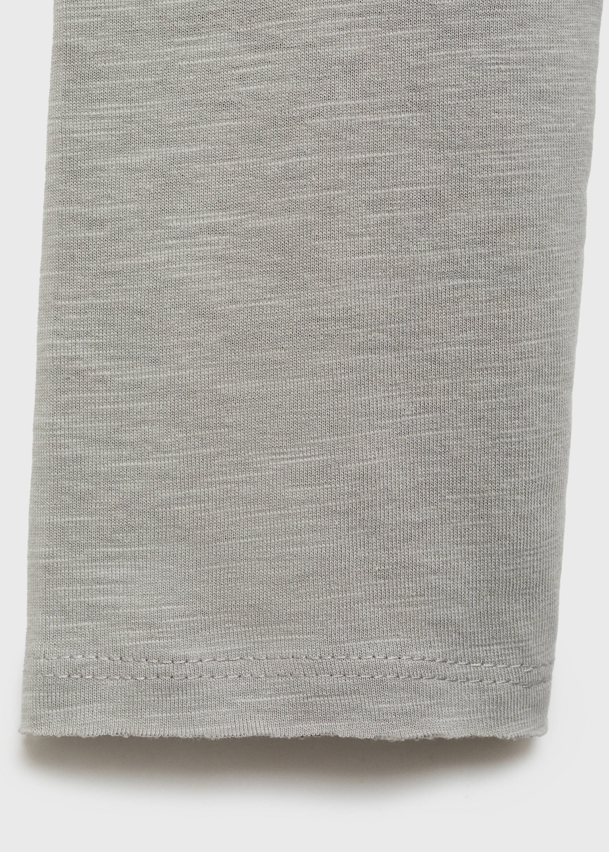 Langärmliges T-Shirt mit Knöpfen - Detail des Artikels 0