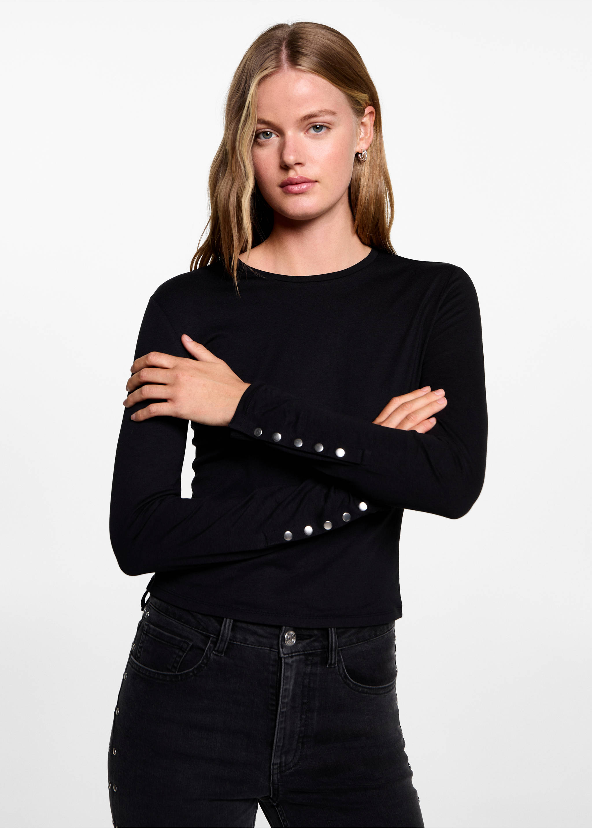 Langärmliges T-Shirt mit Nieten - Mittlere Ansicht, Schwarz. Ref: 77027698-00.