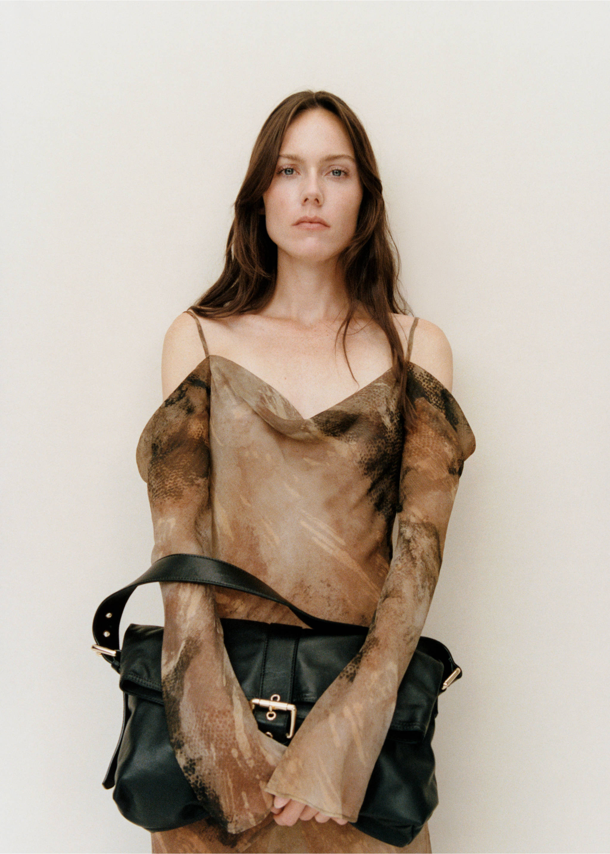 Printed chiffon dress - Details of the article 6, Brown. Ref: 77027720-00.