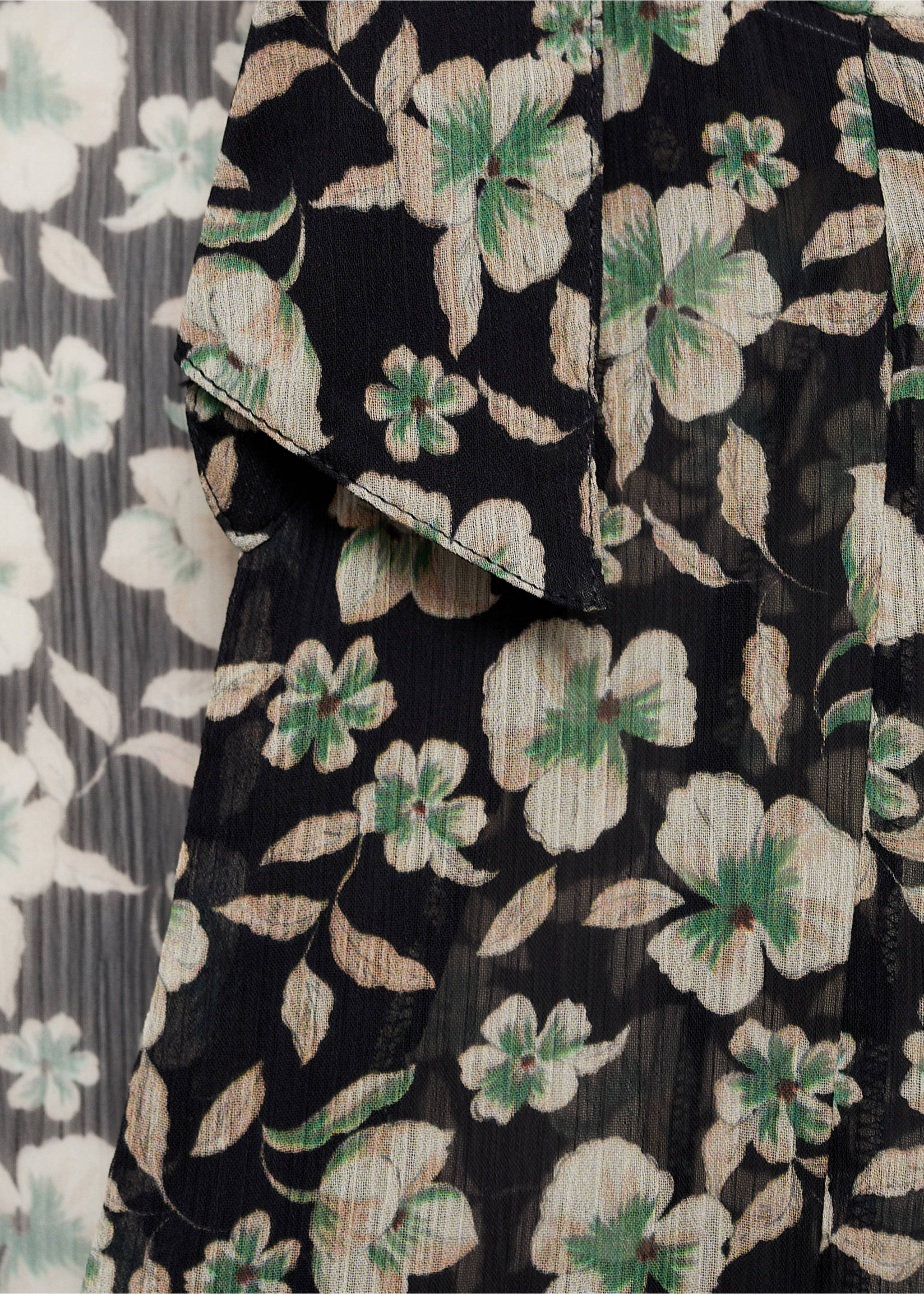 Floral chiffon shirt - Details of the article 0, Black. Ref: 77027722-00.