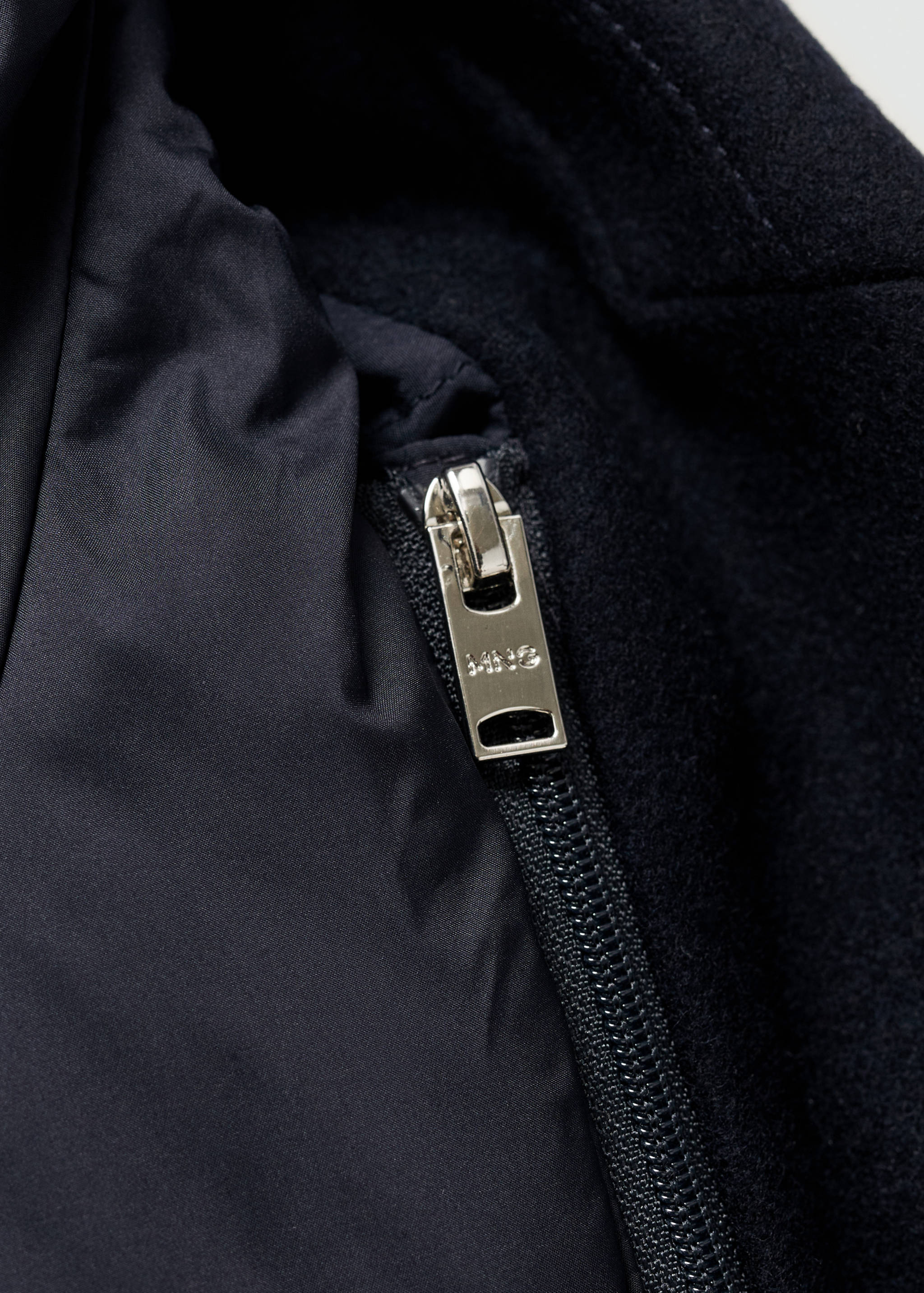 Wool coat with quilted interior hood - Details of the article 8