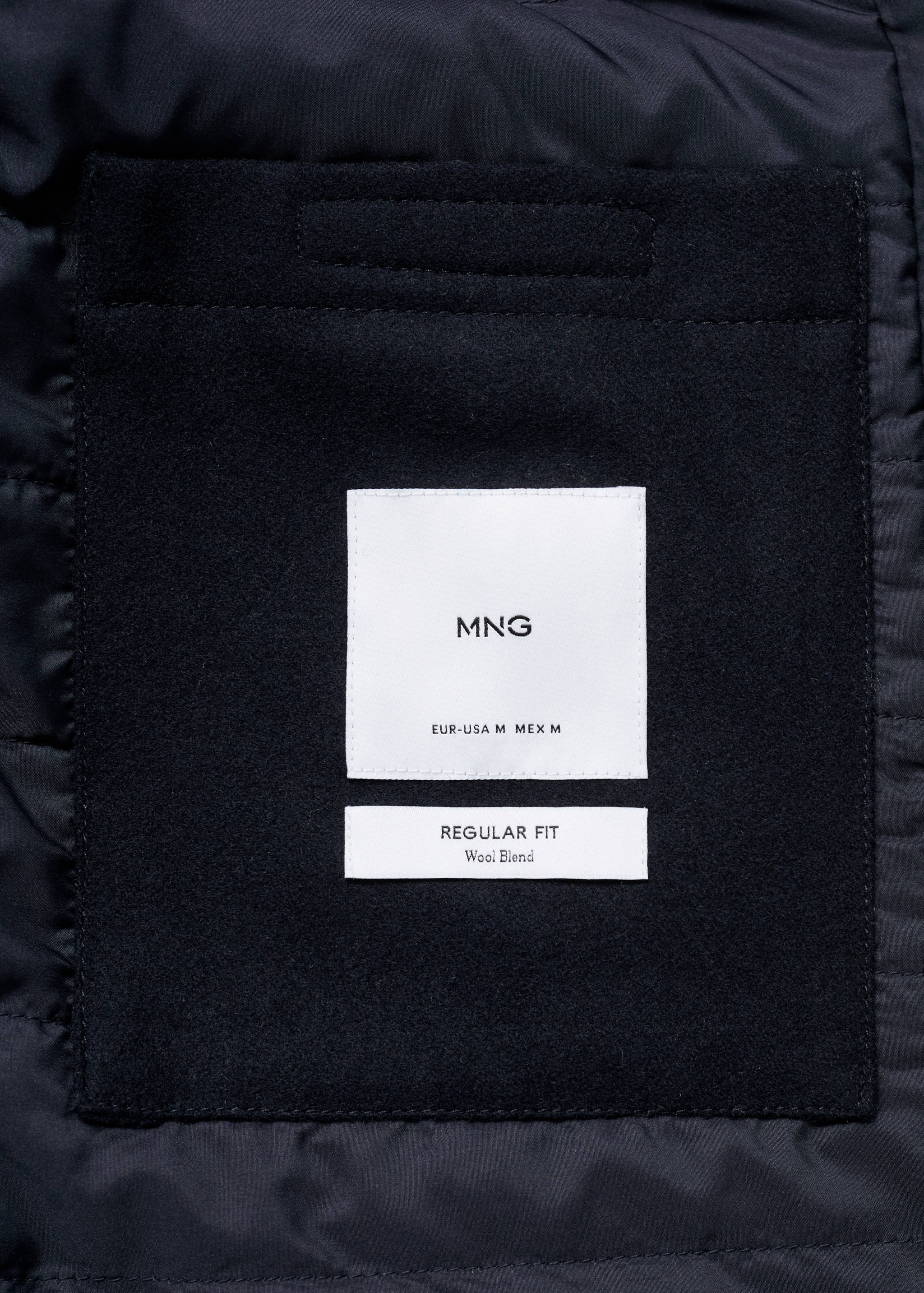 Wool coat with quilted interior hood - Details of the article 0