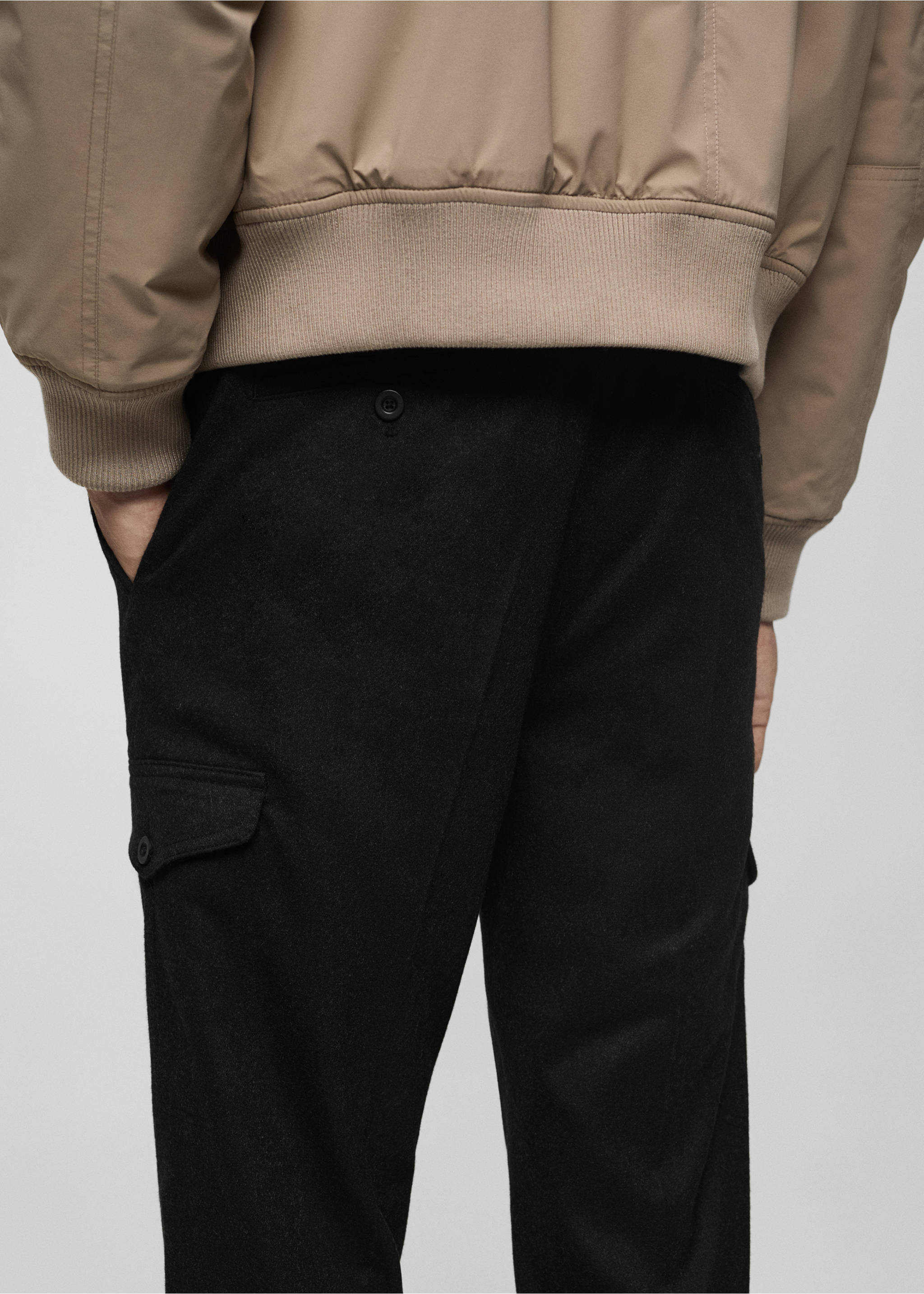 Flanellen cargobroek - Detail van het artikel 2, Donkergrijs. Ref: 77027920-00.