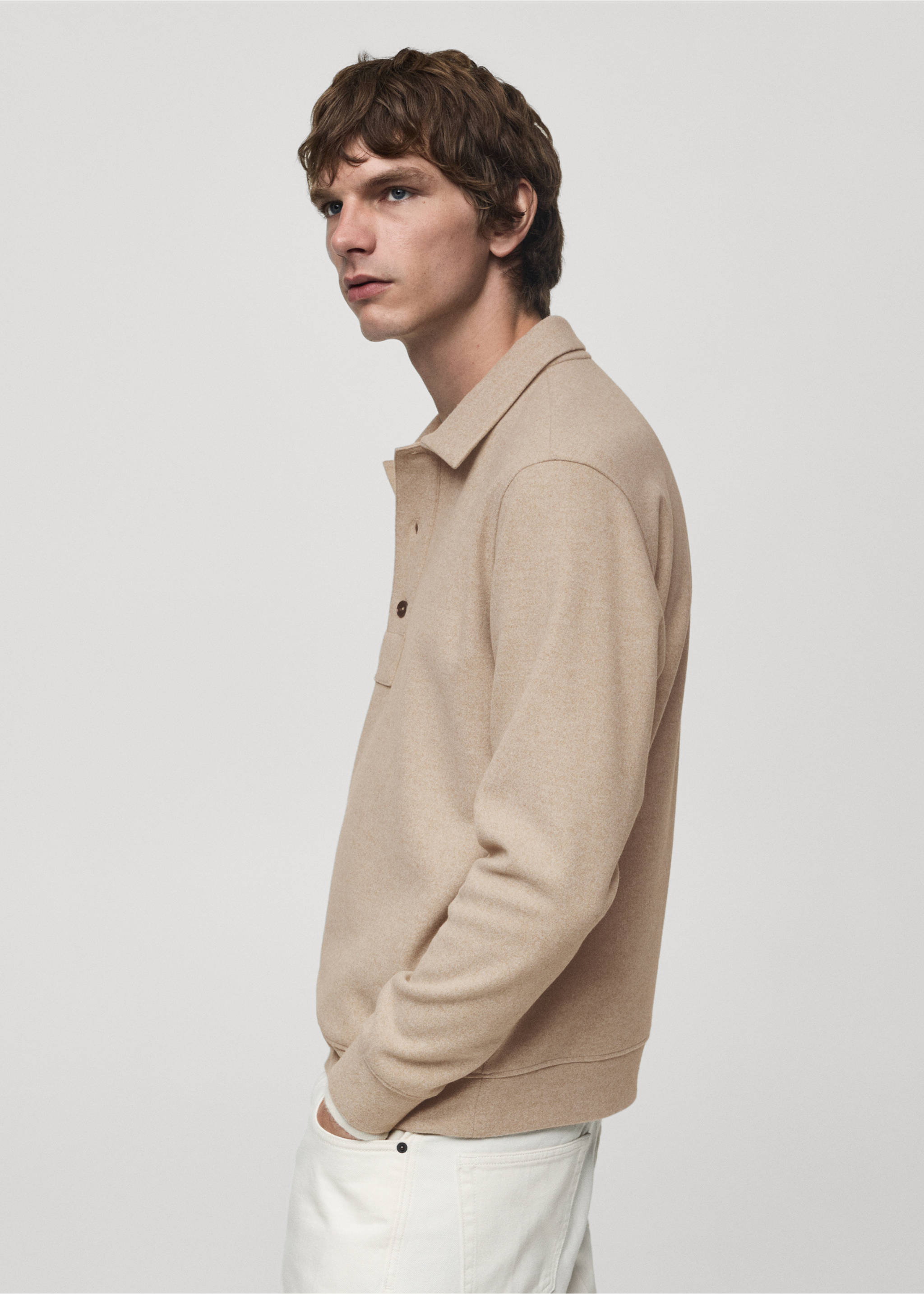 Polo regular fit teixit dessuadora - Detall de l'article 2, Sorra. Ref: 77027925-00.