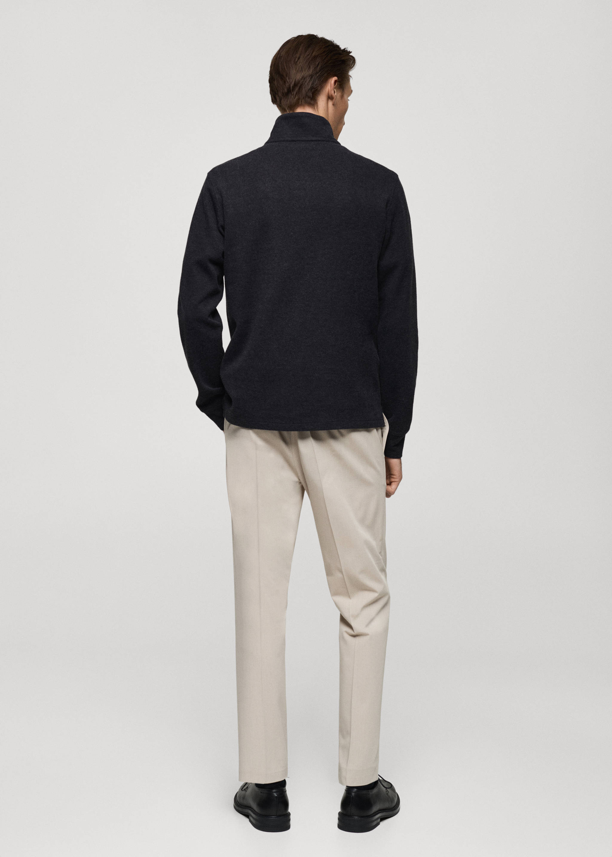 Ribbed sweatshirt collar - Reverse of the article