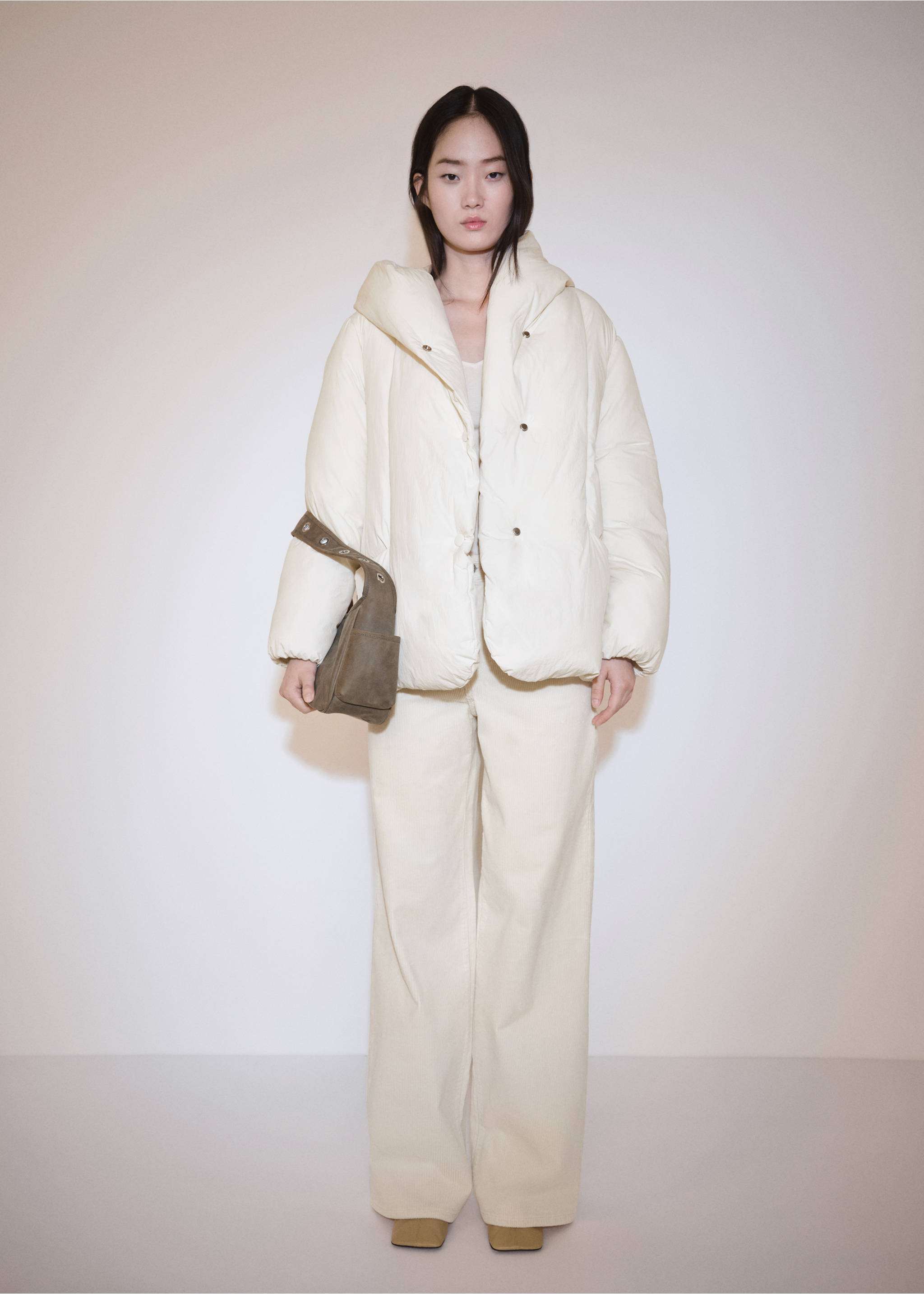 Kurzer Stepp-Anorak mit Kapuze - Allgemeine Ansicht, Cremeweiß. Ref: 77028264-00.