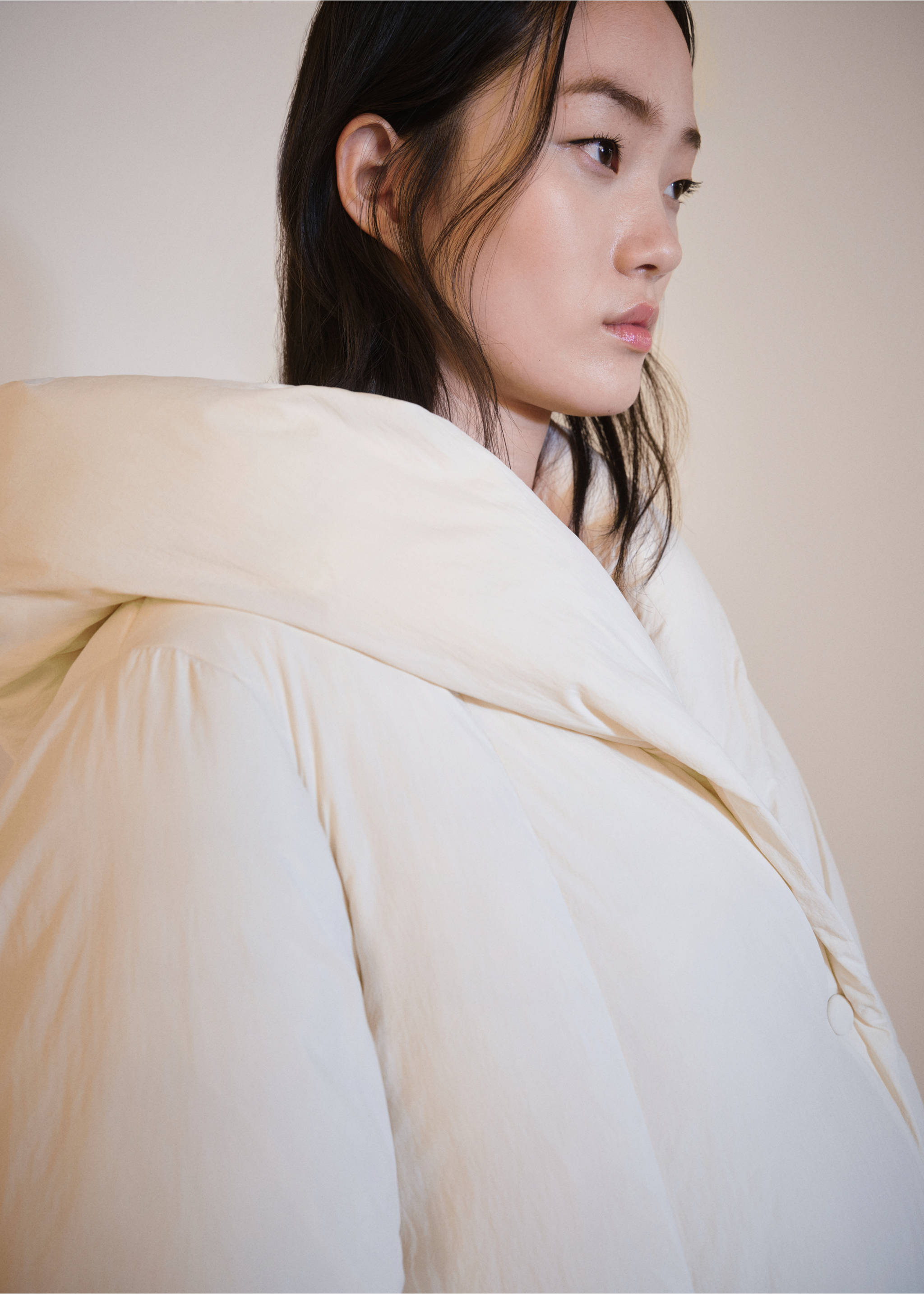 Kurzer Stepp-Anorak mit Kapuze - Detail des Artikels 1, Cremeweiß. Ref: 77028264-00.