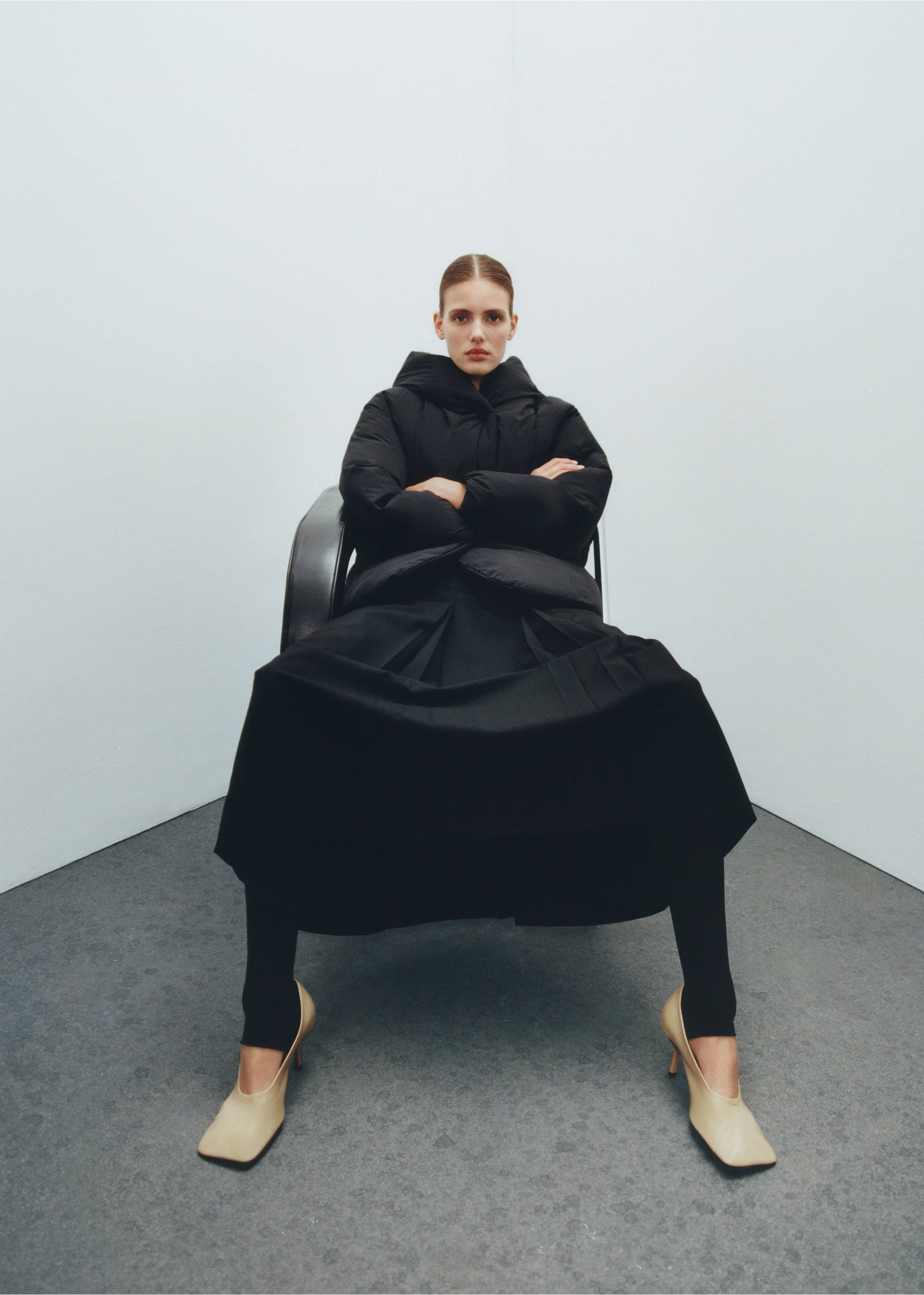 Short padded hooded anorak - Details of the article 6, Black. Ref: 77028264-00.