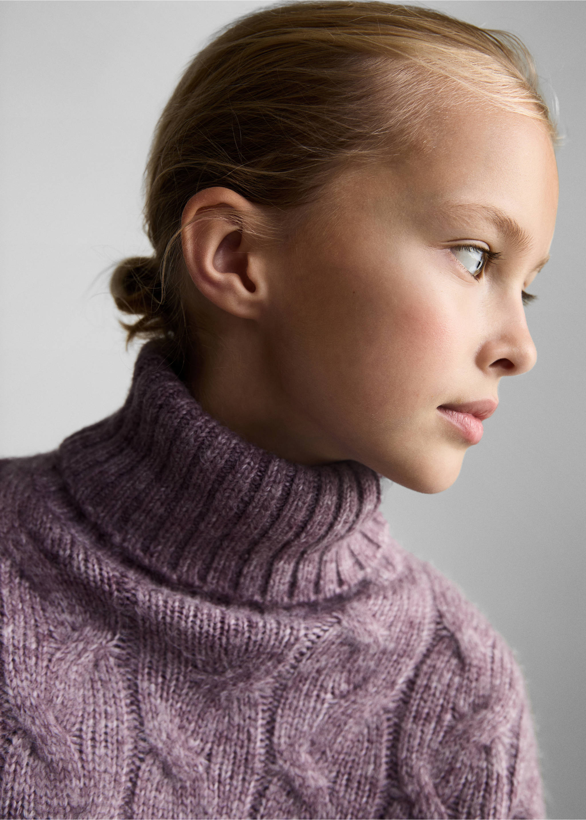 Cable knit turtleneck sweater - Details of the article 1, Lilac. Ref: 77028271-00.