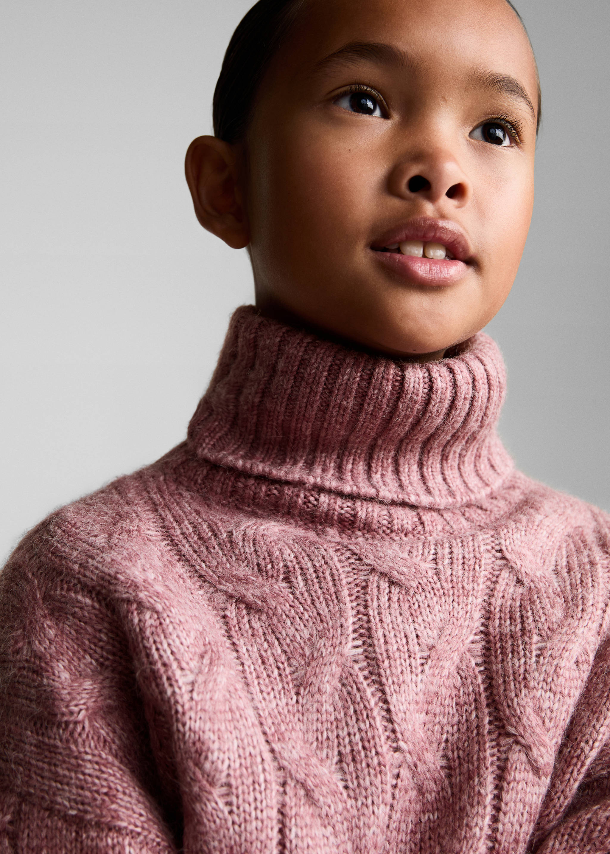 Cable knit turtleneck sweater - Details of the article 1