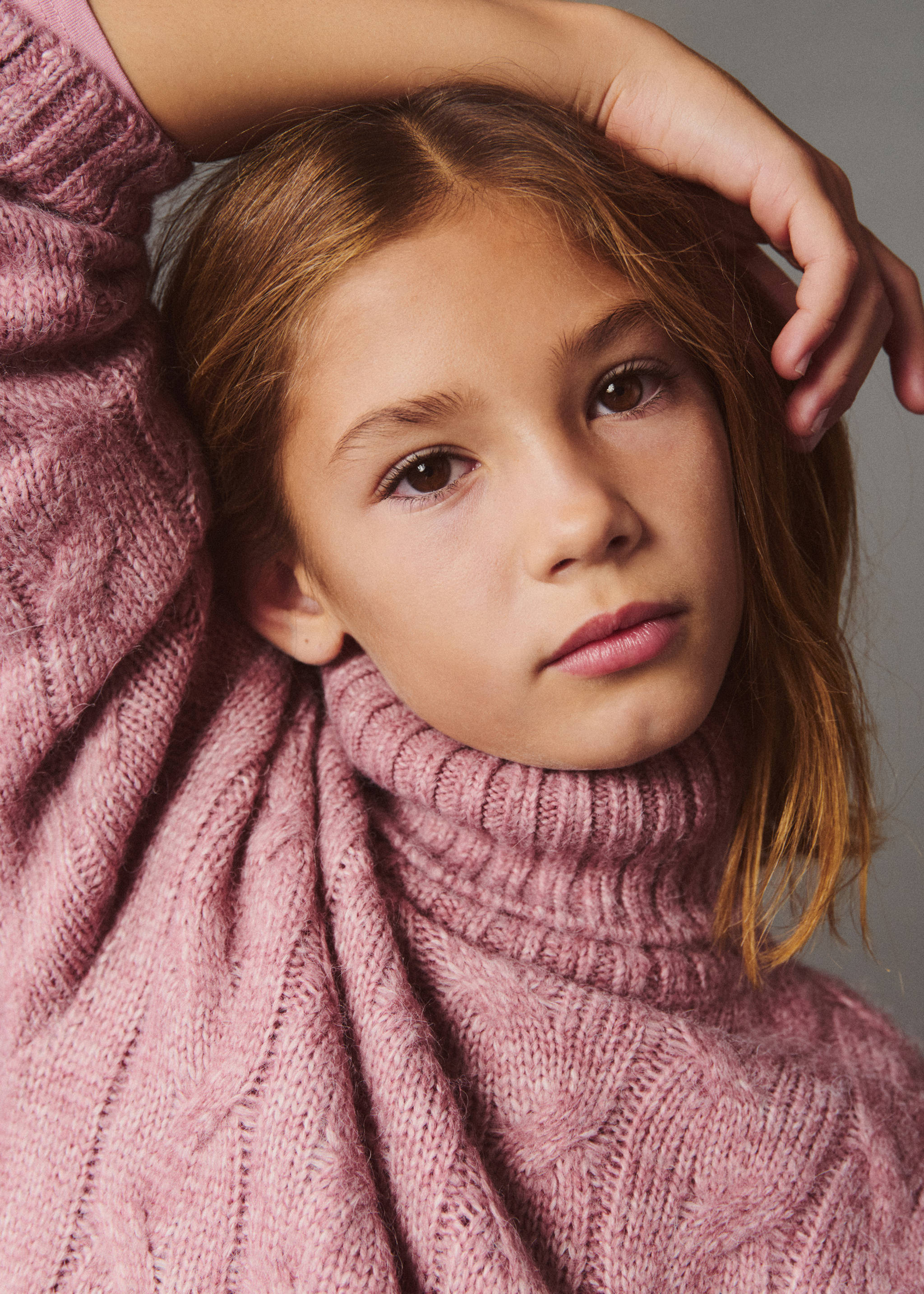 Cable knit turtleneck sweater - Details of the article 5