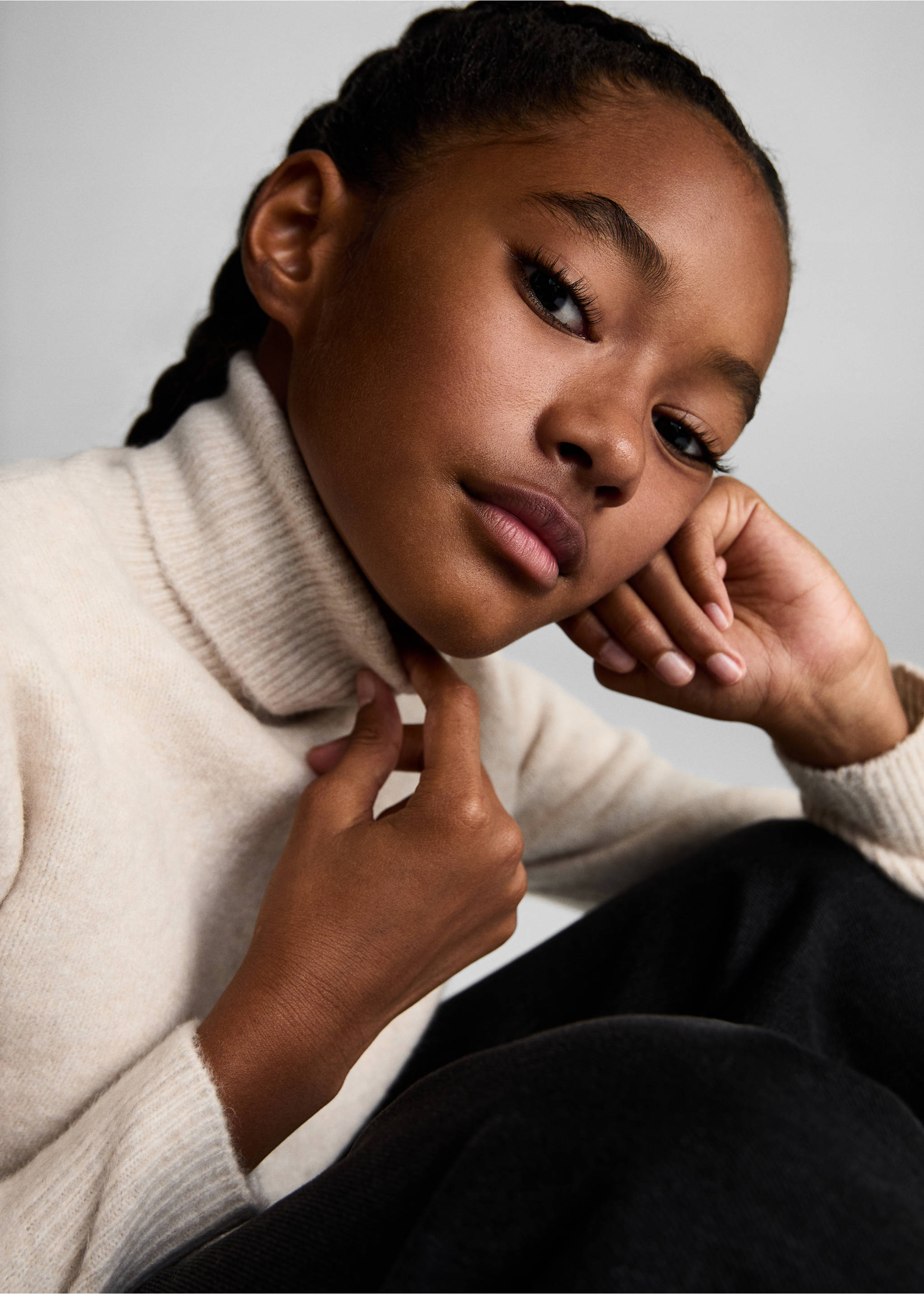 Strickpullover mit Rollkragen - Detail des Artikels 1, Beige. Ref: 77028272-00.