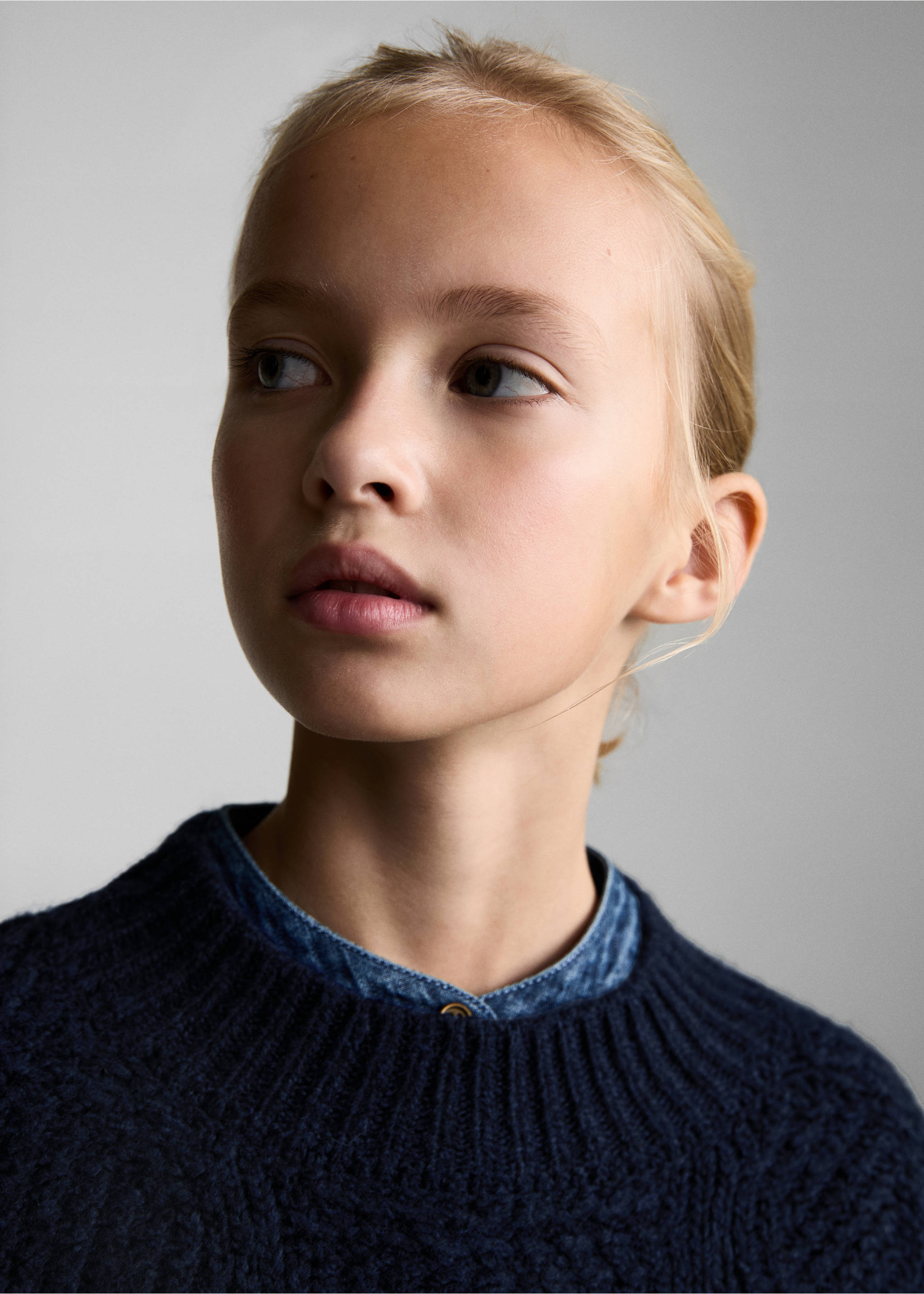 Strickpullover mit halbhohem Kragen - Detail des Artikels 1, Dunkles Marineblau. Ref: 77028280-00.