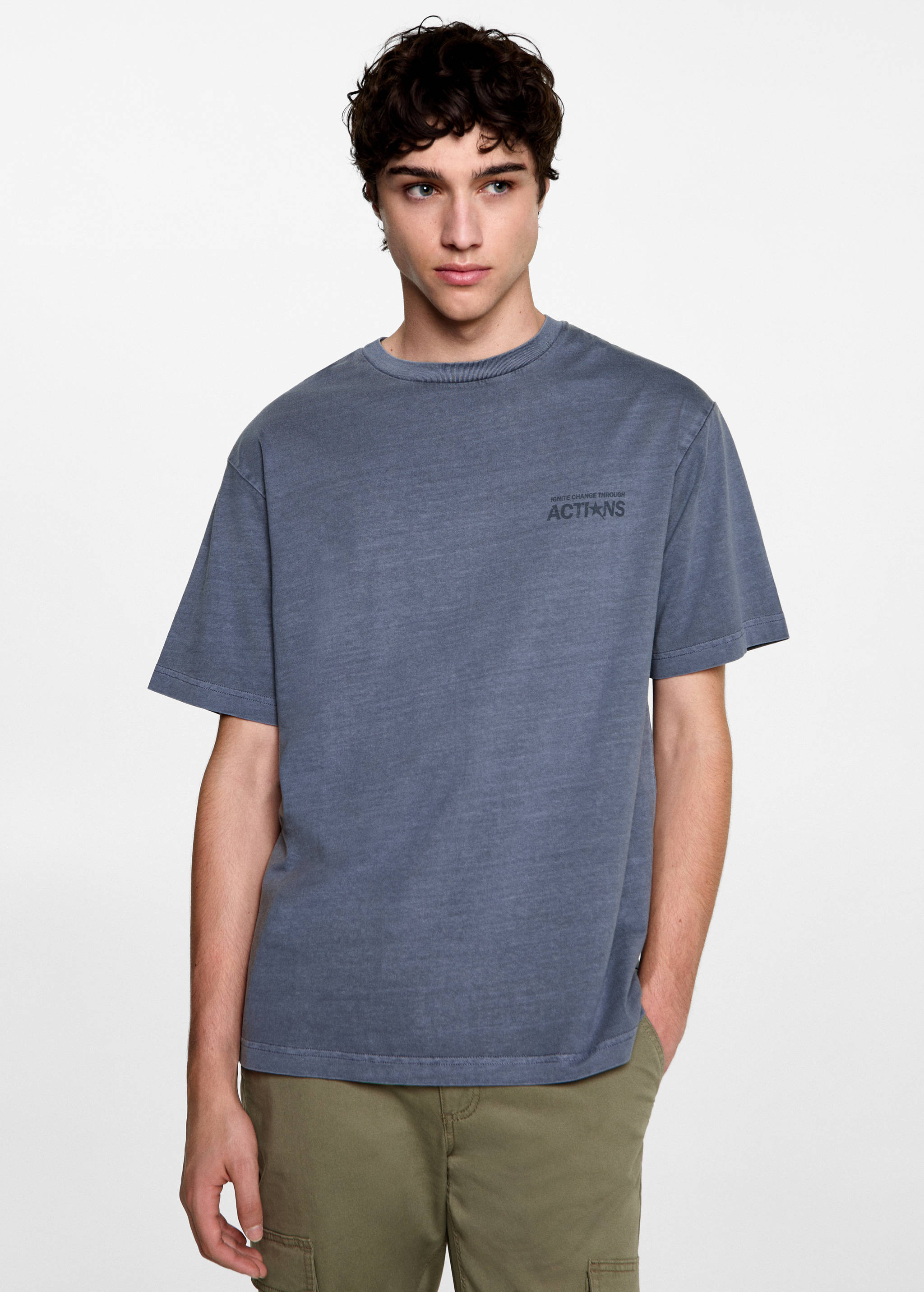 T-shirt com mensagem estampada - Plano médio