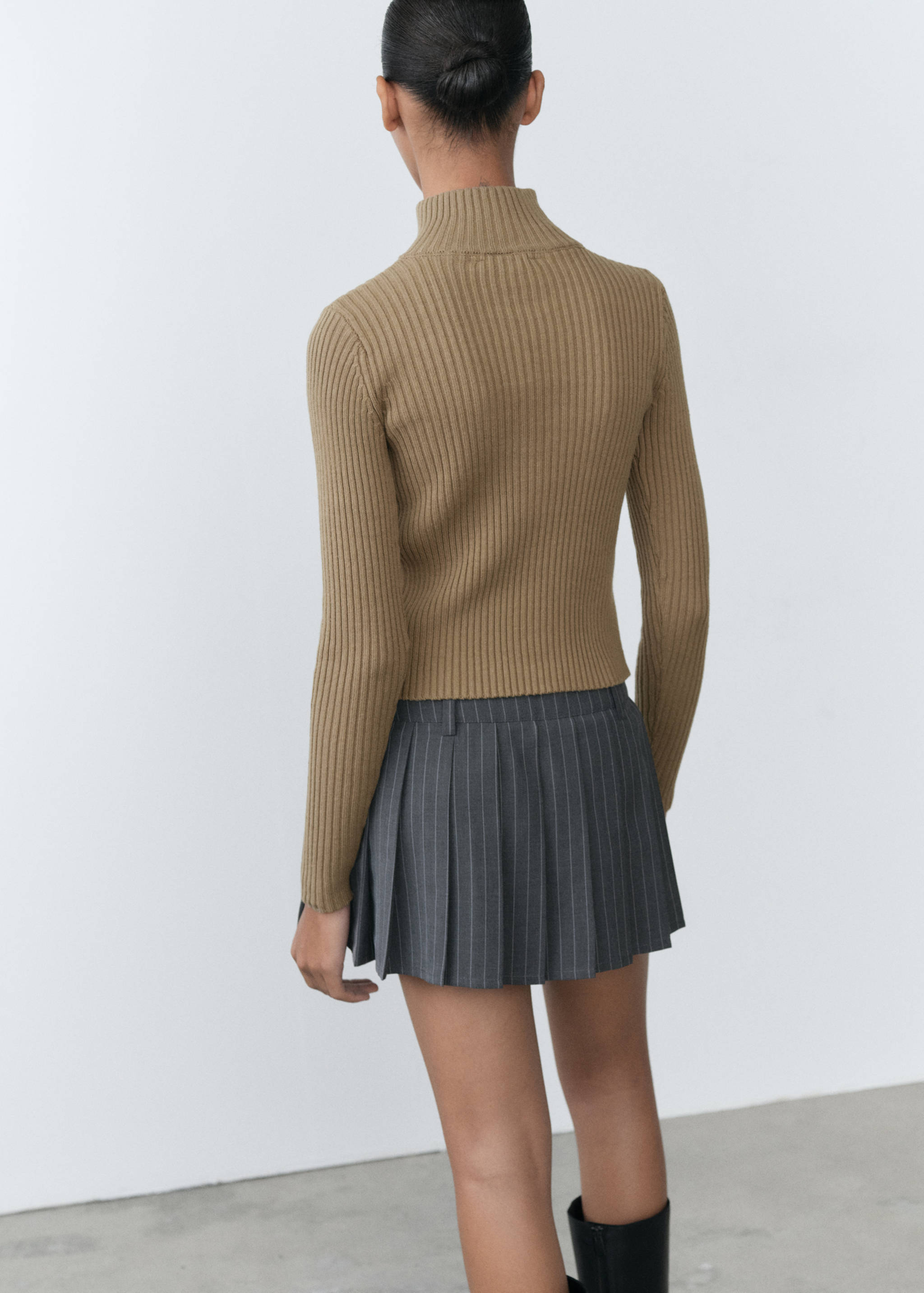 Jersey cuello perkins logo - Reverso del artículo