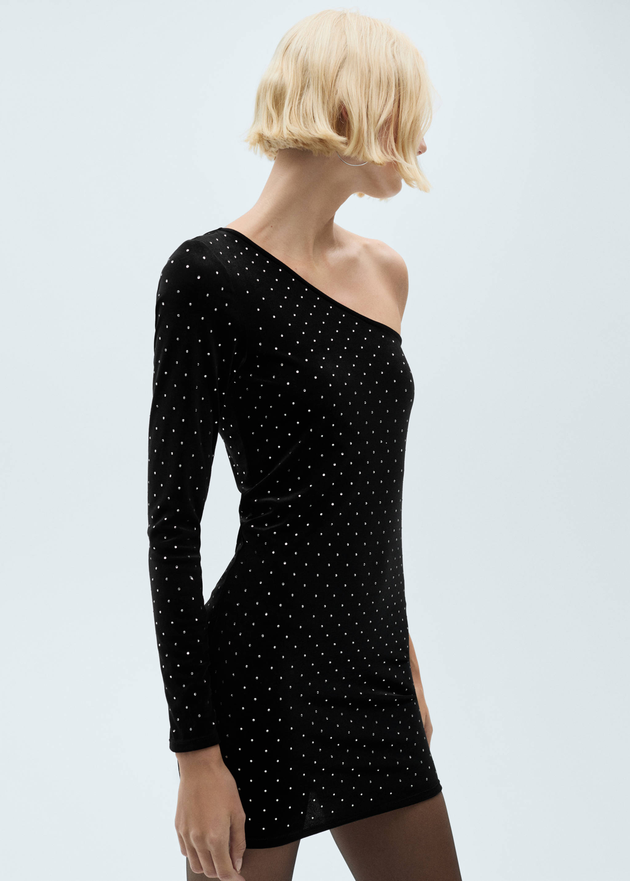 Vestido assimétrico com strass - Plano médio