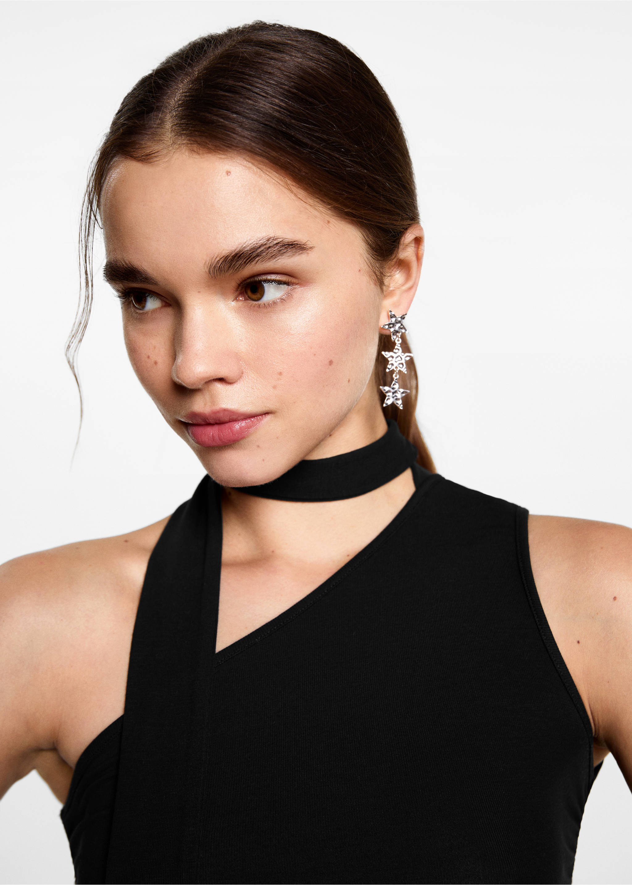 Asymmetrical laced top - Details of the article 1, Black. Ref: 77029070-00.