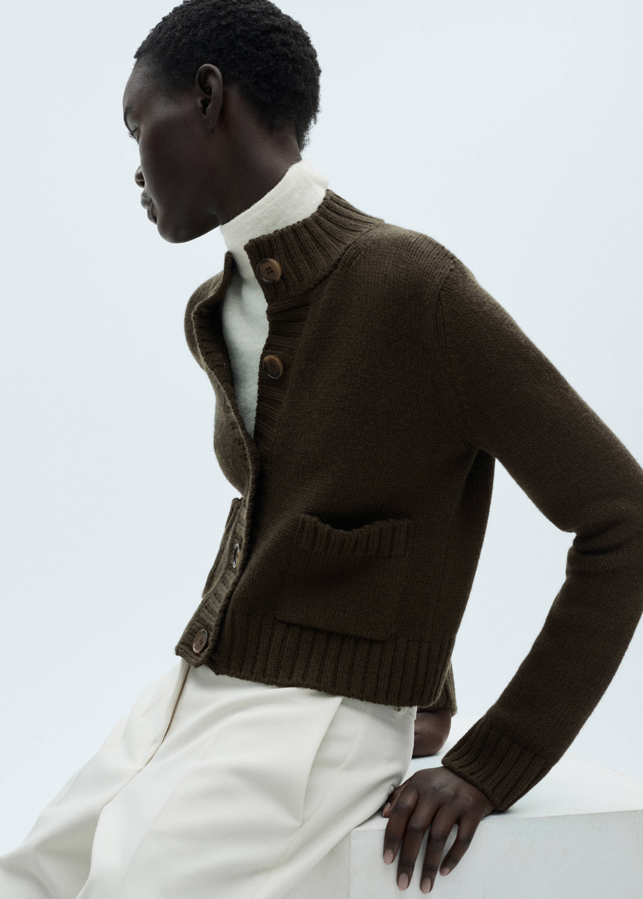 Cárdigan punto bolsillos - Plano medio