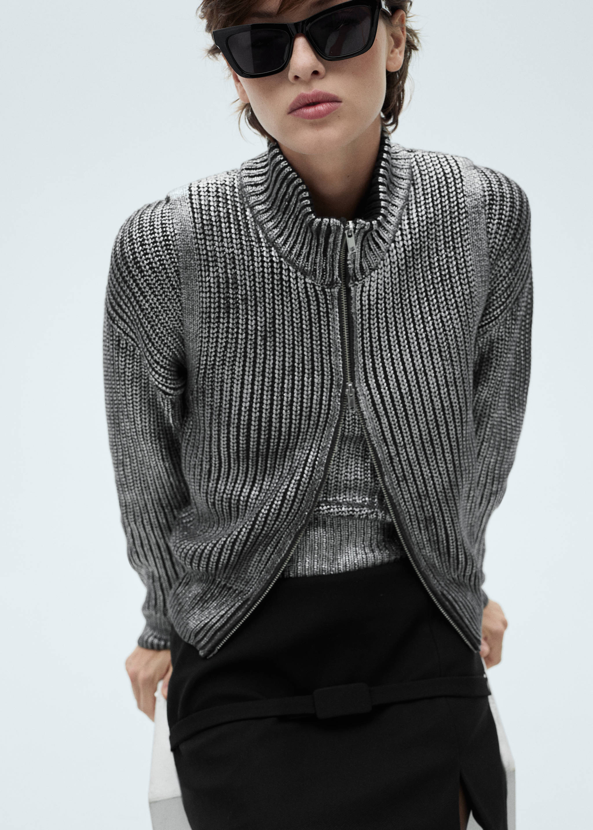 V-neck foil sweater - Details of the article 2