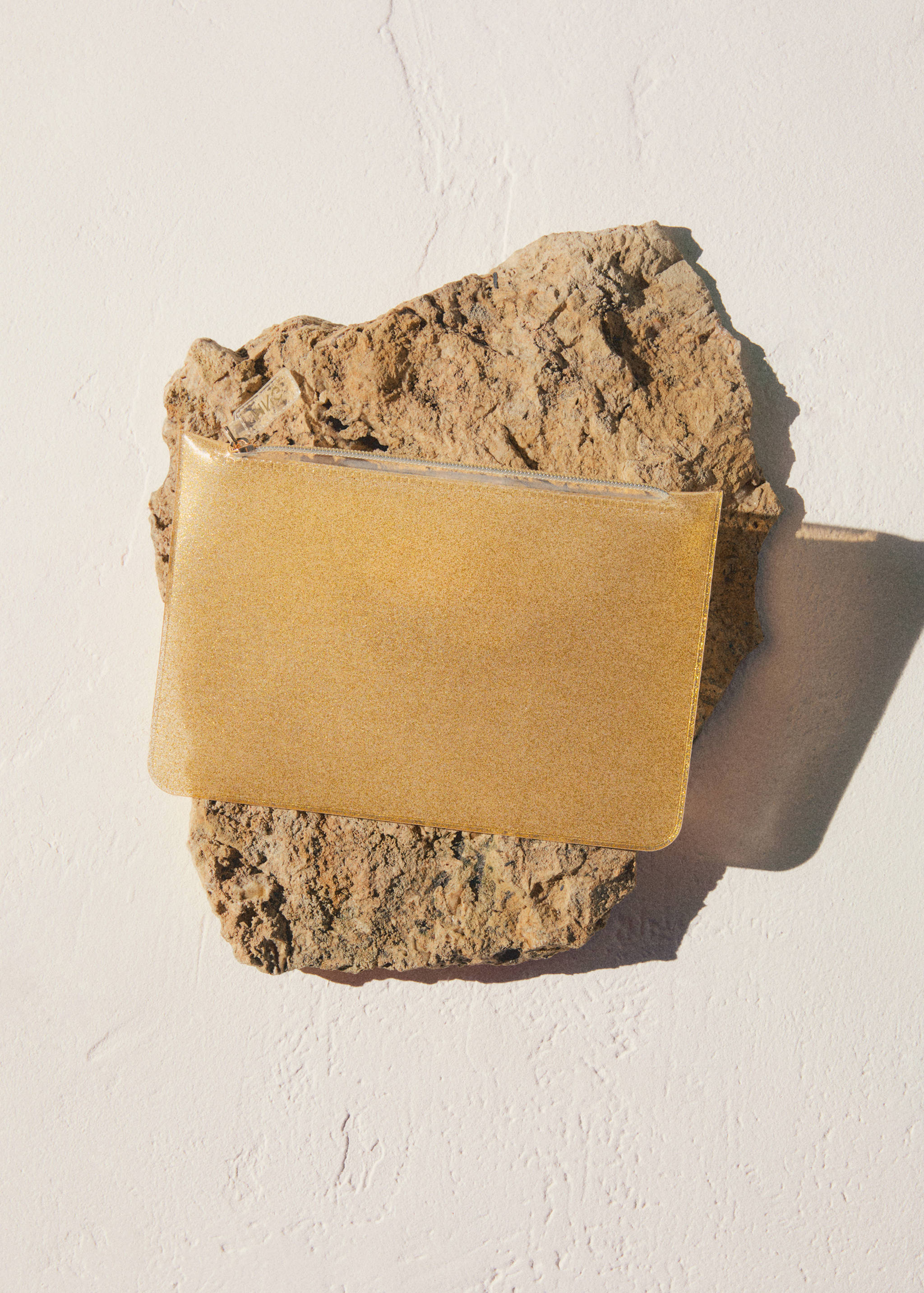 Glossy zip-up toiletry bag - Details of the article 6