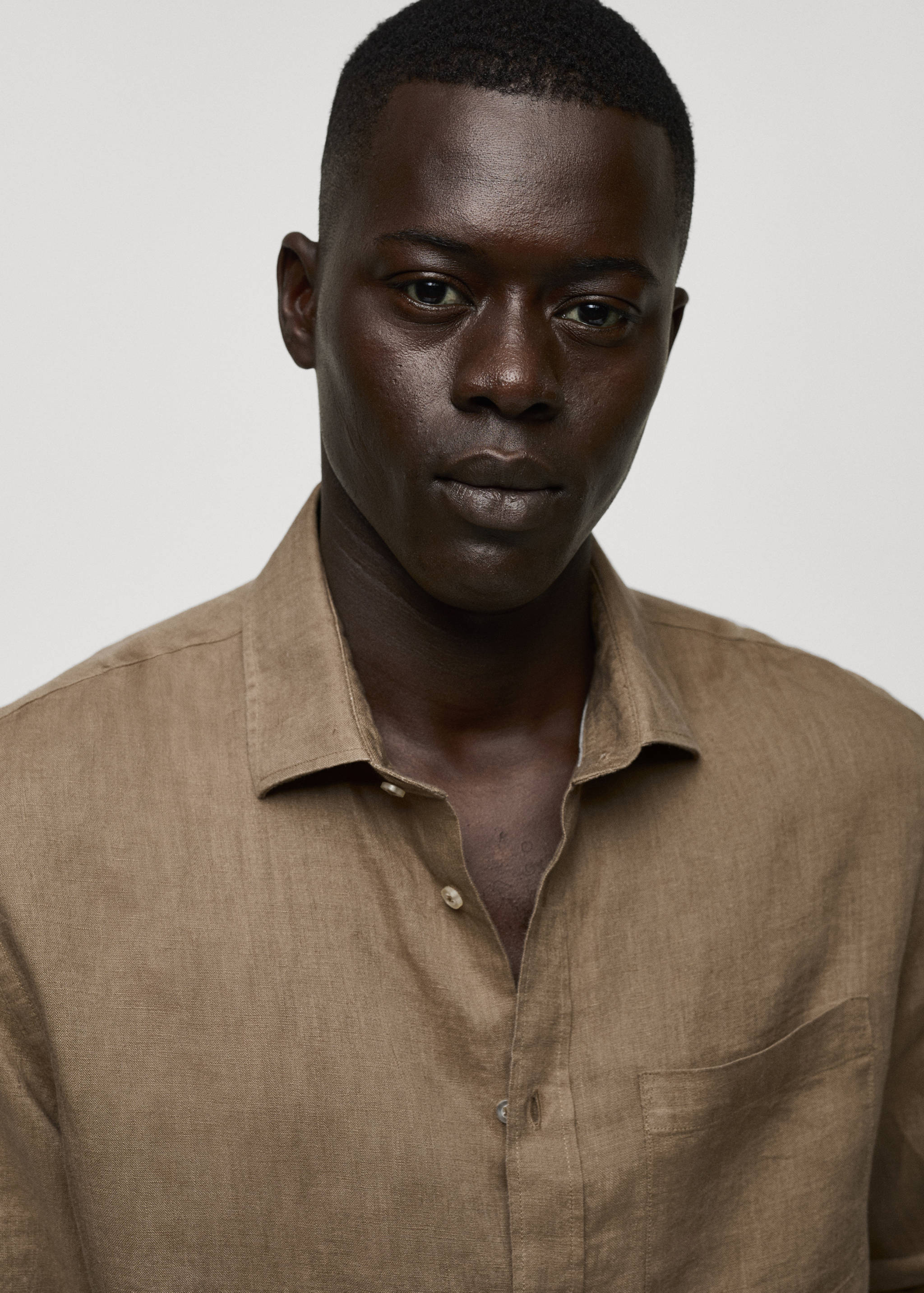 Camisa classic fit 100% lino - Detalle del artículo 1