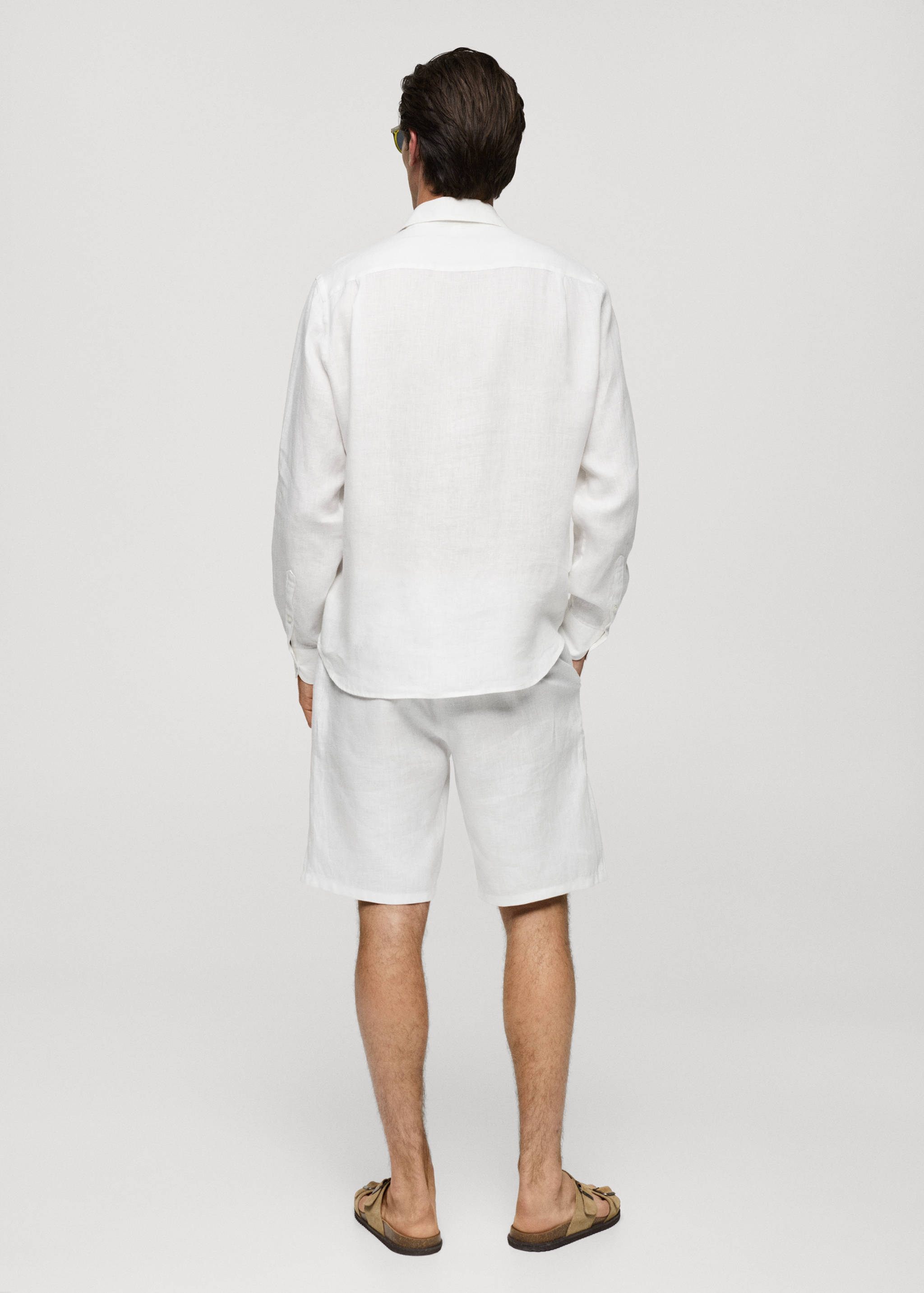 Camisa classic fit 100% lino - Reverso del artículo