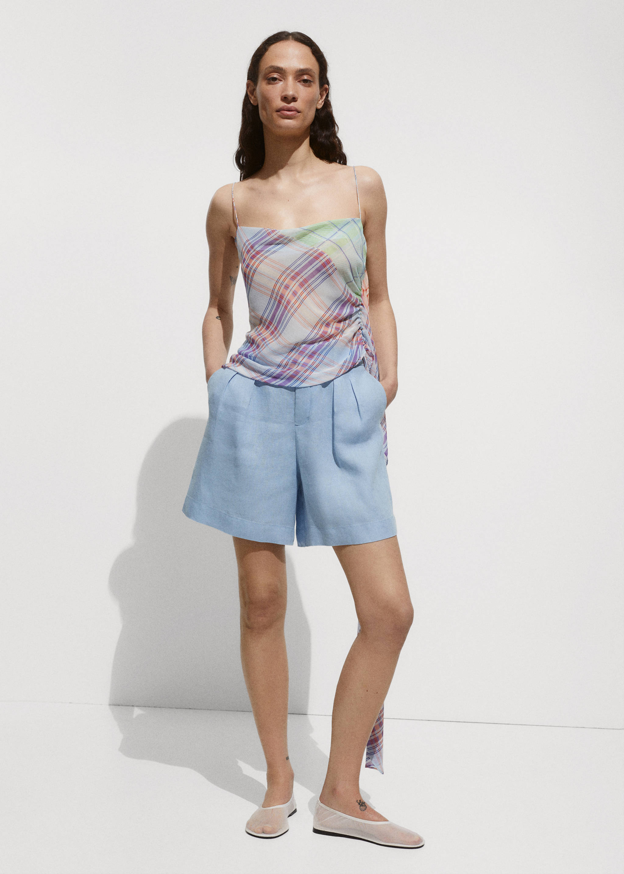 Calções retos de linho - Plano geral