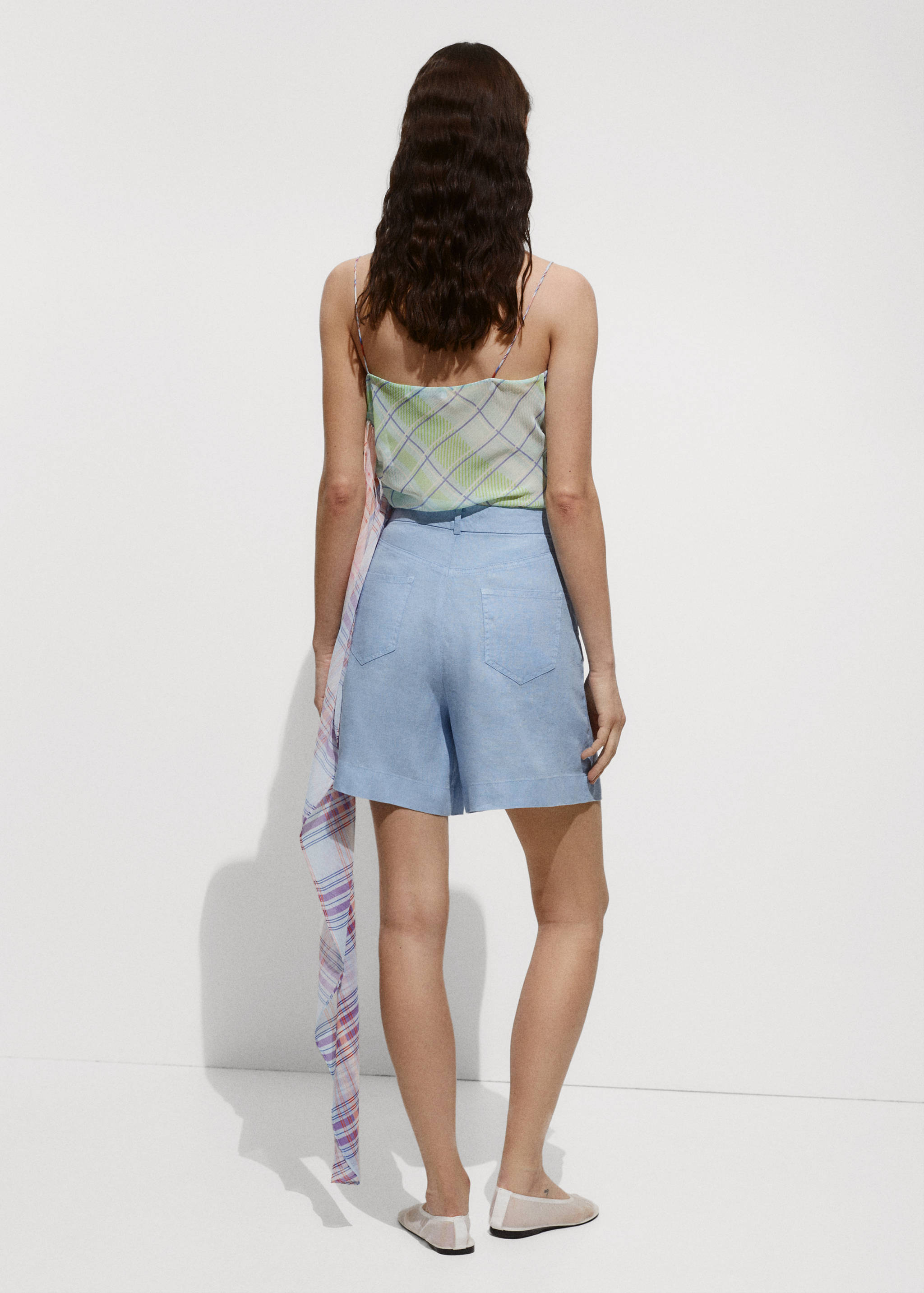 Calções retos de linho - Verso do artigo