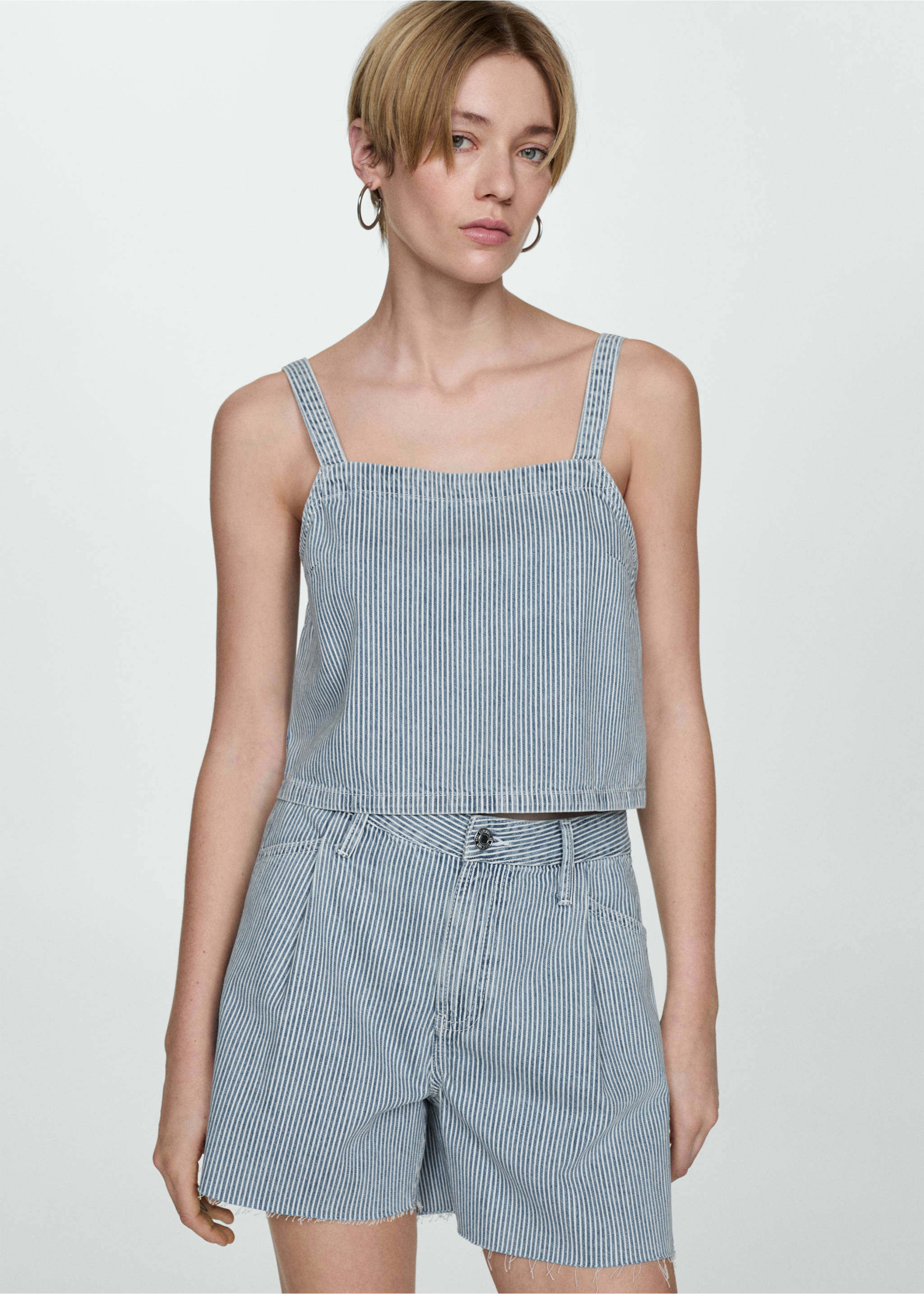 Top cropped din denim - Plan mediu, Albastru. Ref: 77030356-00.