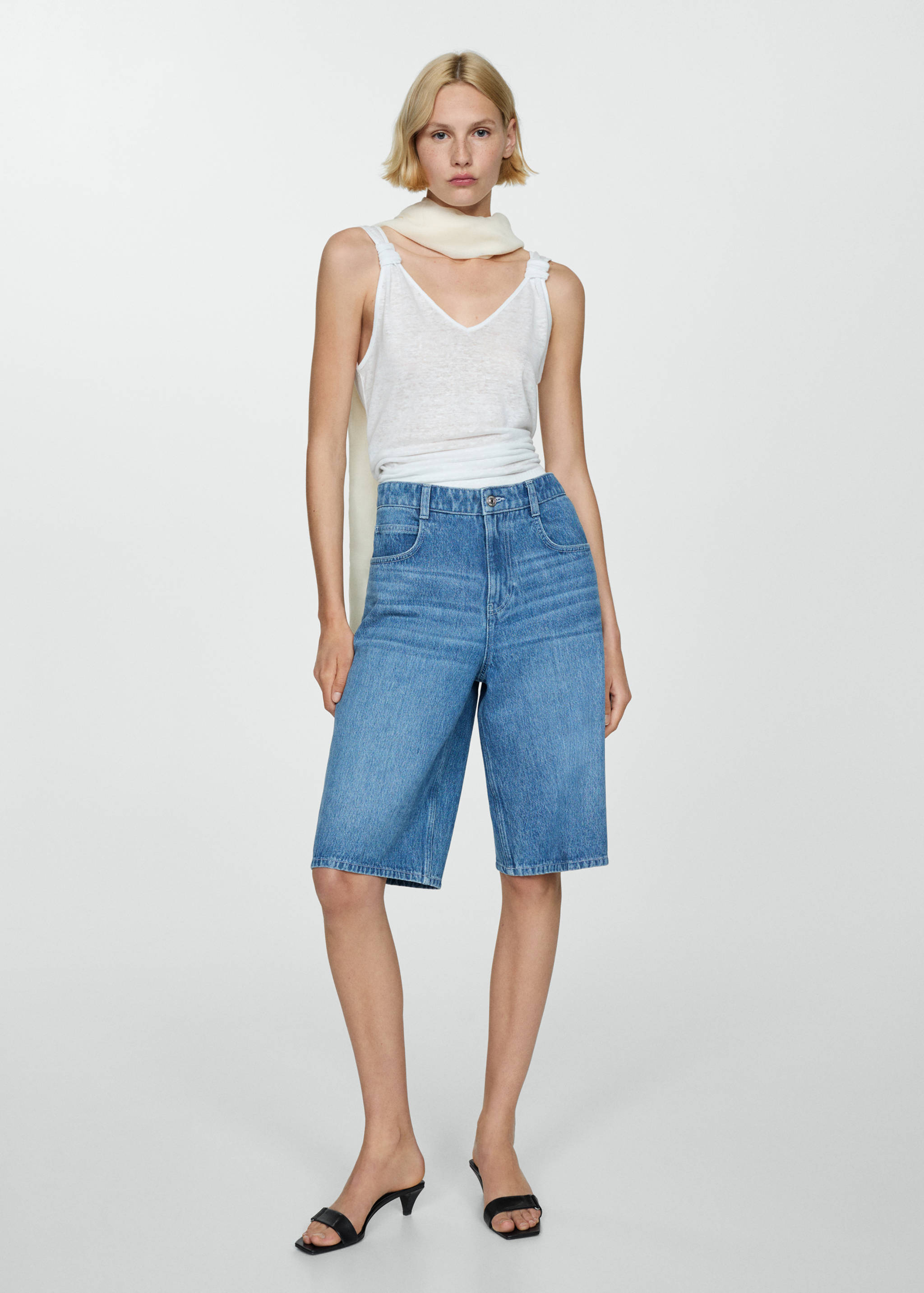 Top lino tirantes nudos - Plano general