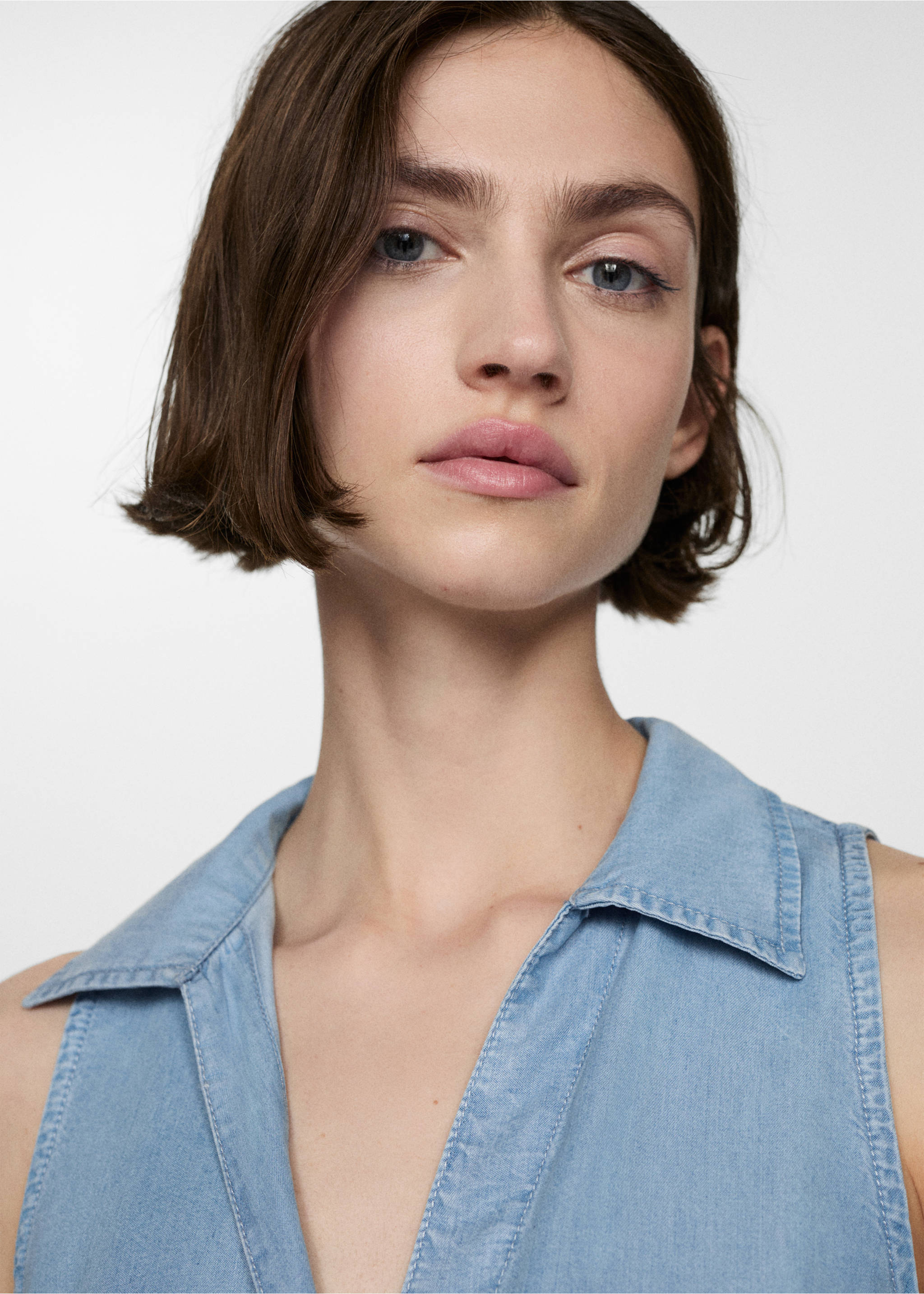 Skjorte med splitt i lyocell - Artikkeldetalj 1, Lys blå. Ref: 77030369-00.