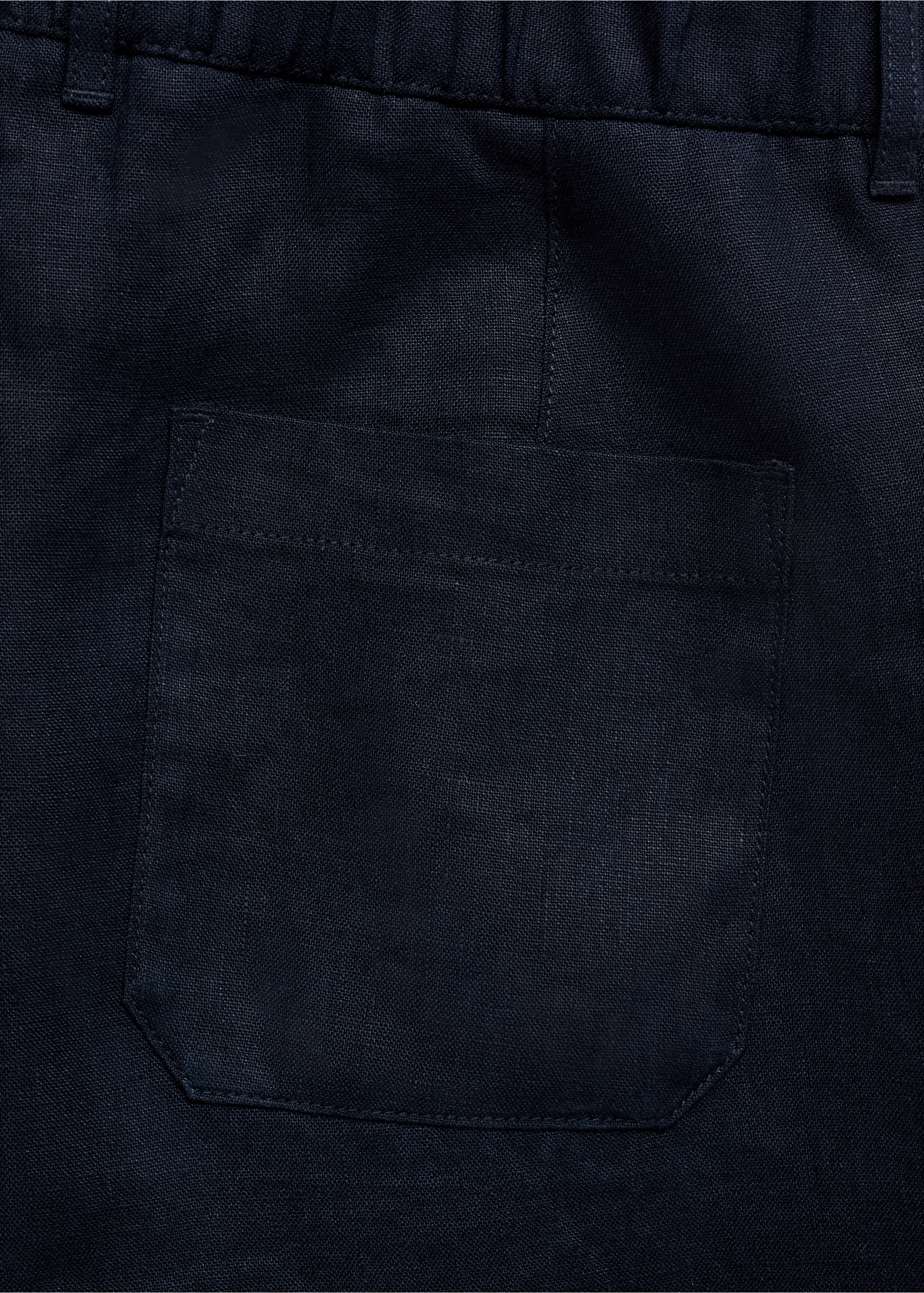 Relaxed-fit 100% linen trousers - Details of the article 8, Dark Navy. Ref: 77030565-00.