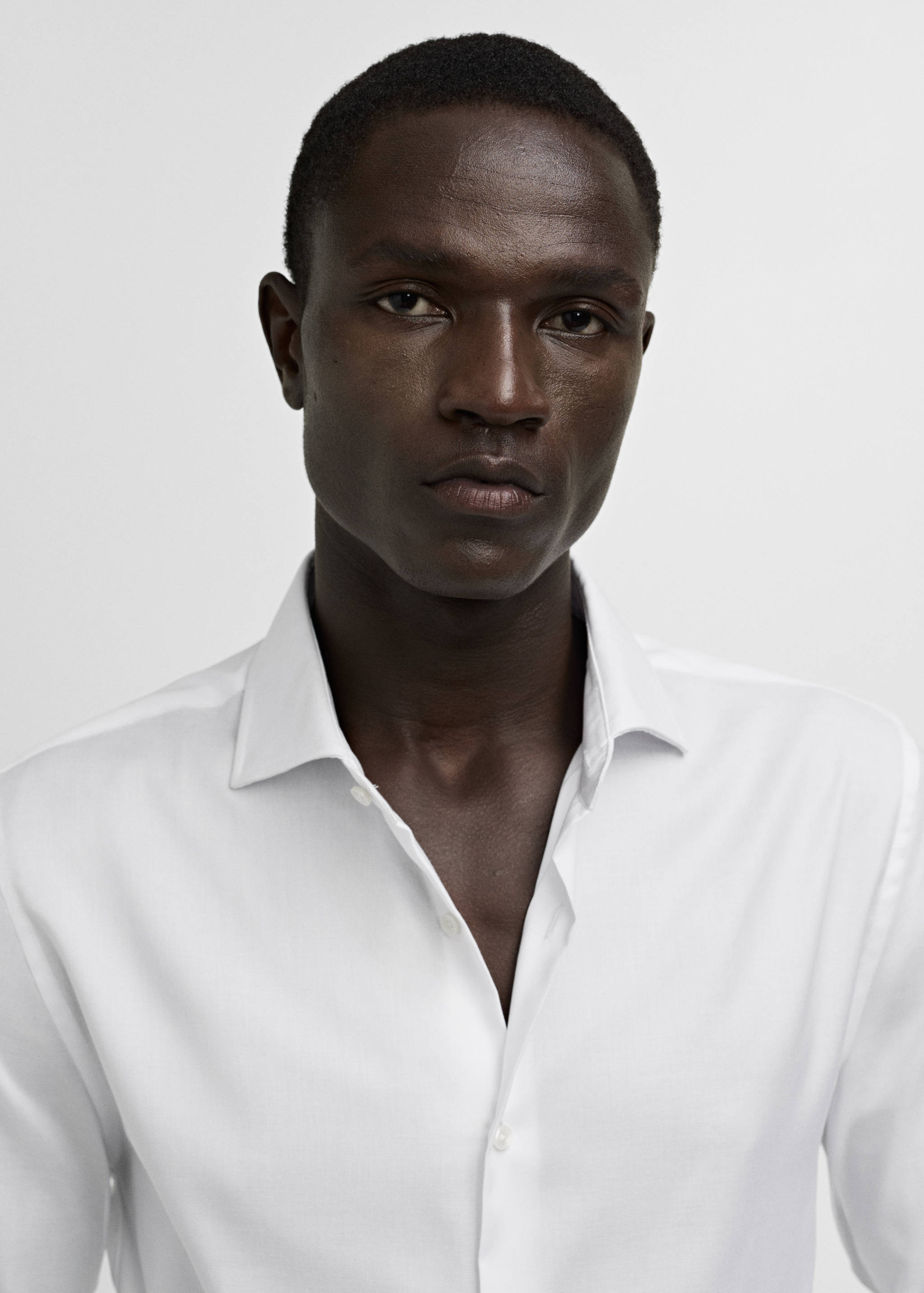 Strukturiertes Slim Fit-Oberhemd aus Baumwolle - Detail des Artikels 1