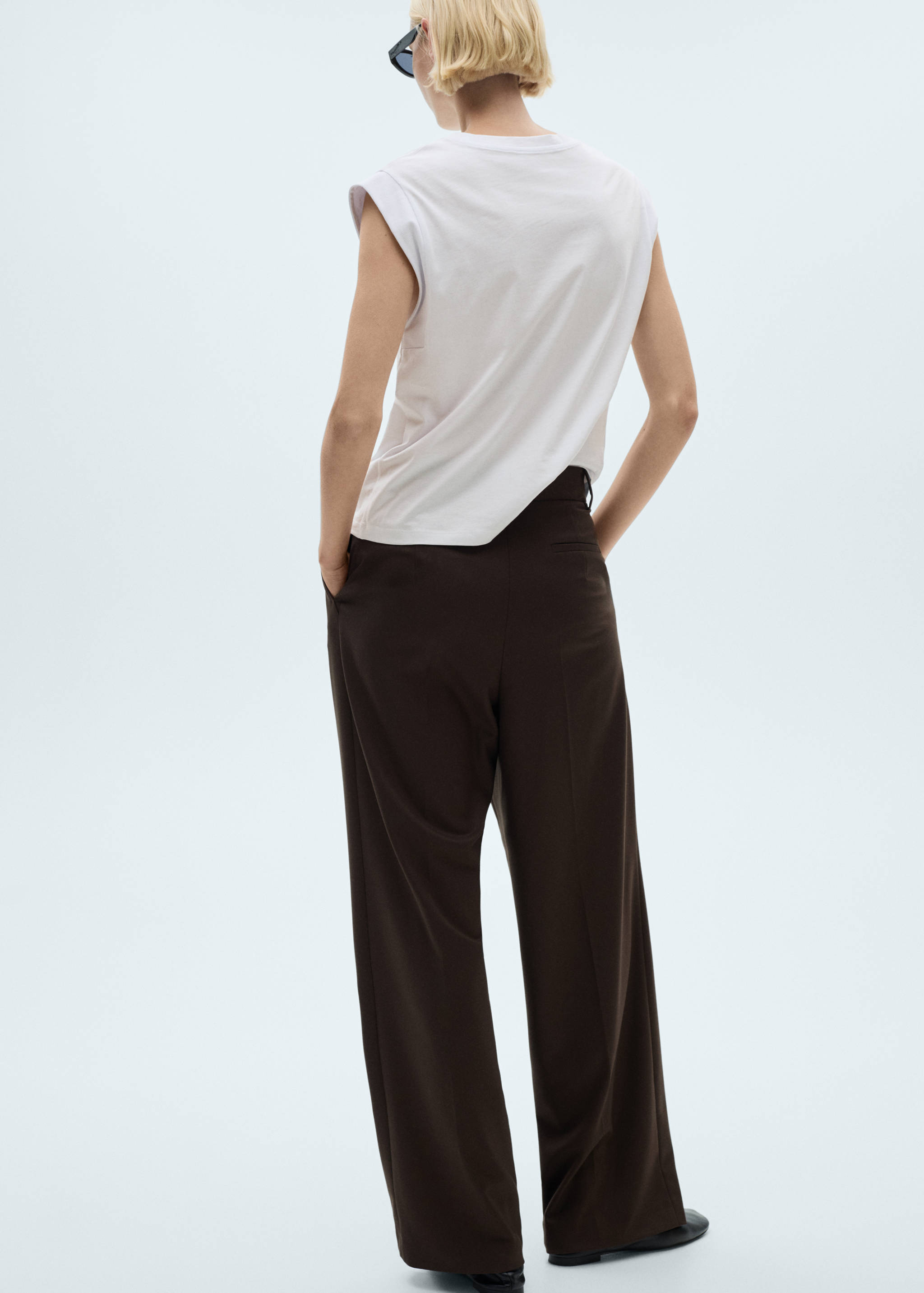 Short-sleeved cotton t-shirt - Reverse of the article