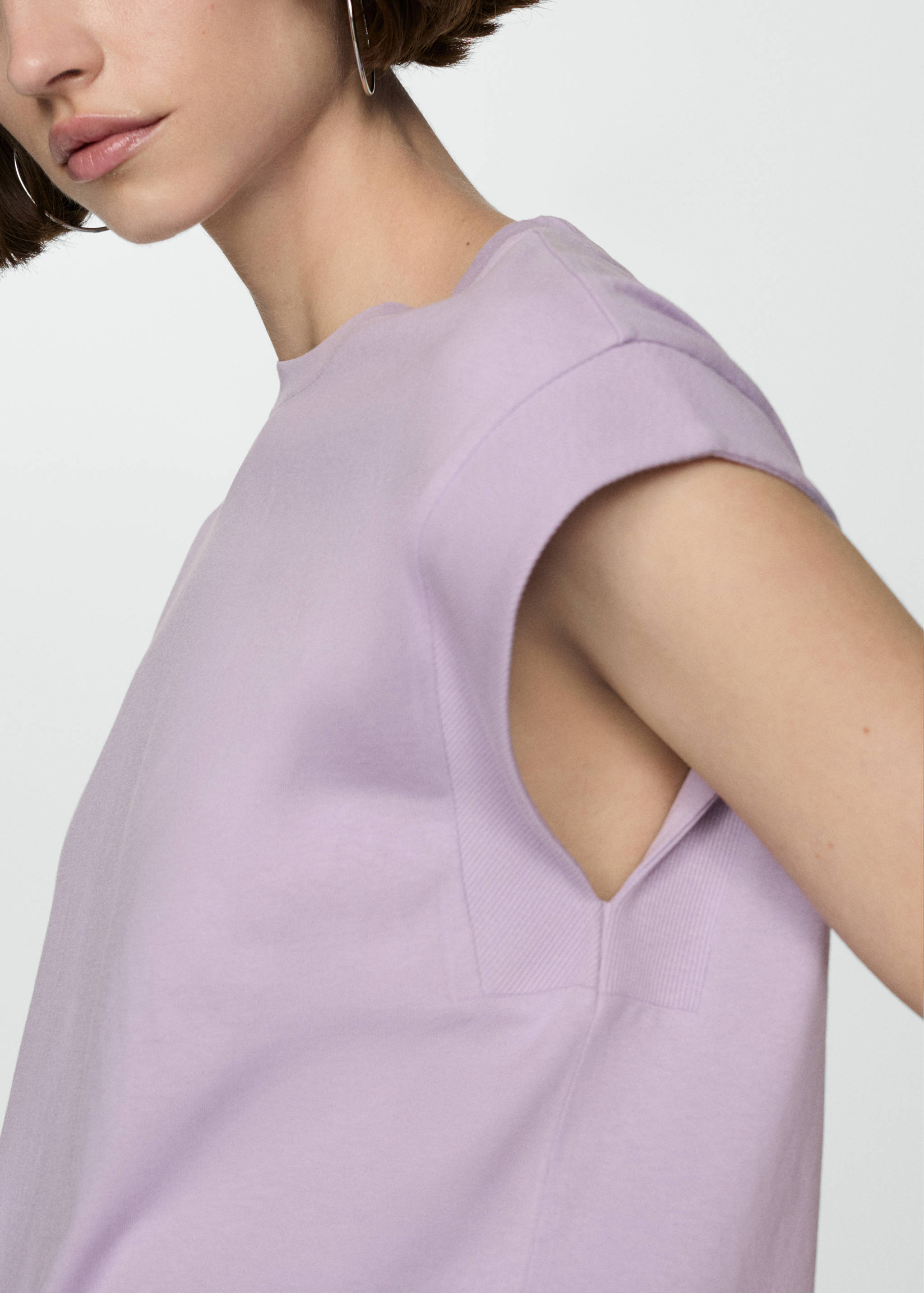 Short-sleeved cotton t-shirt - Details of the article 6