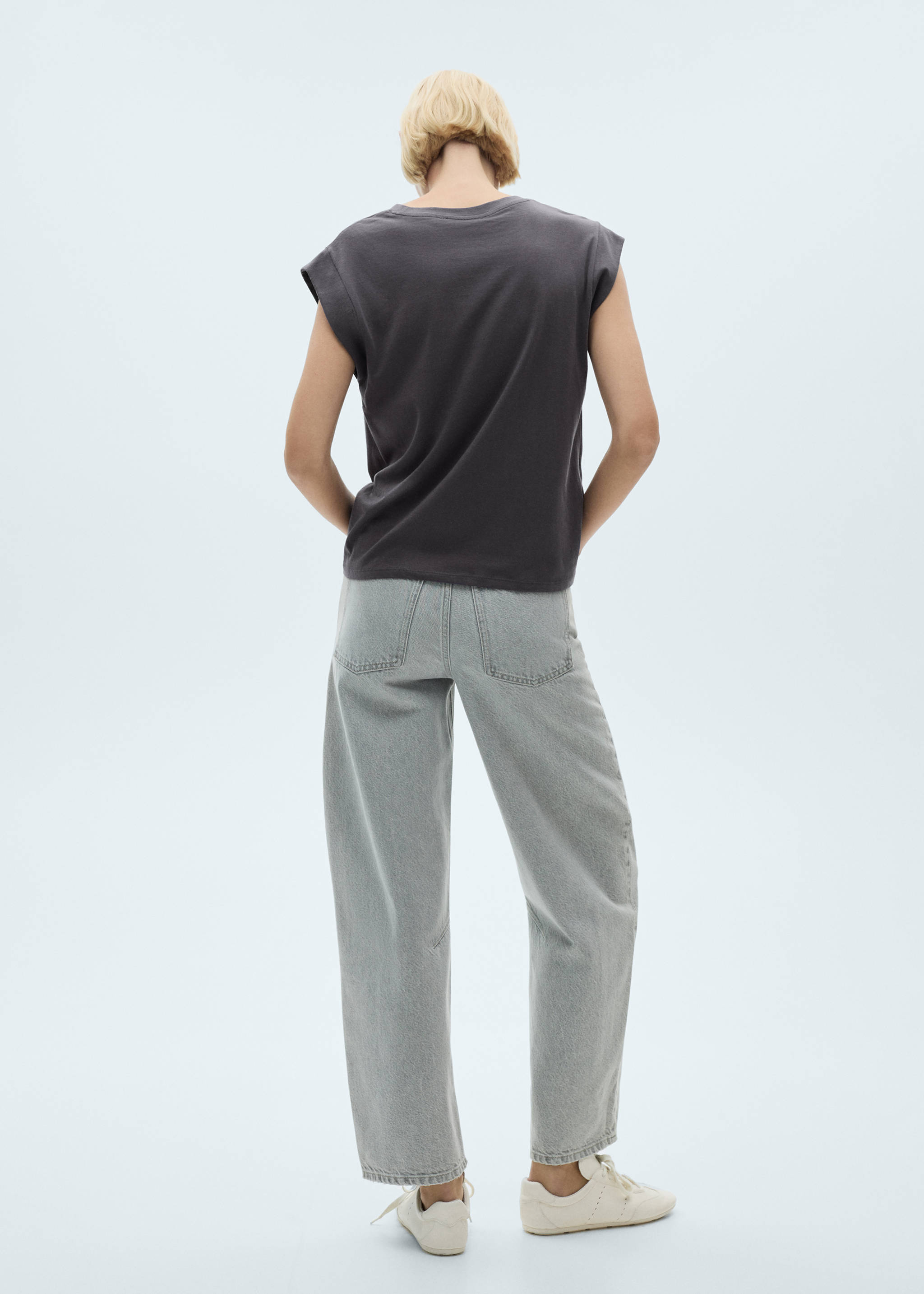 Short-sleeved cotton t-shirt - Reverse of the article