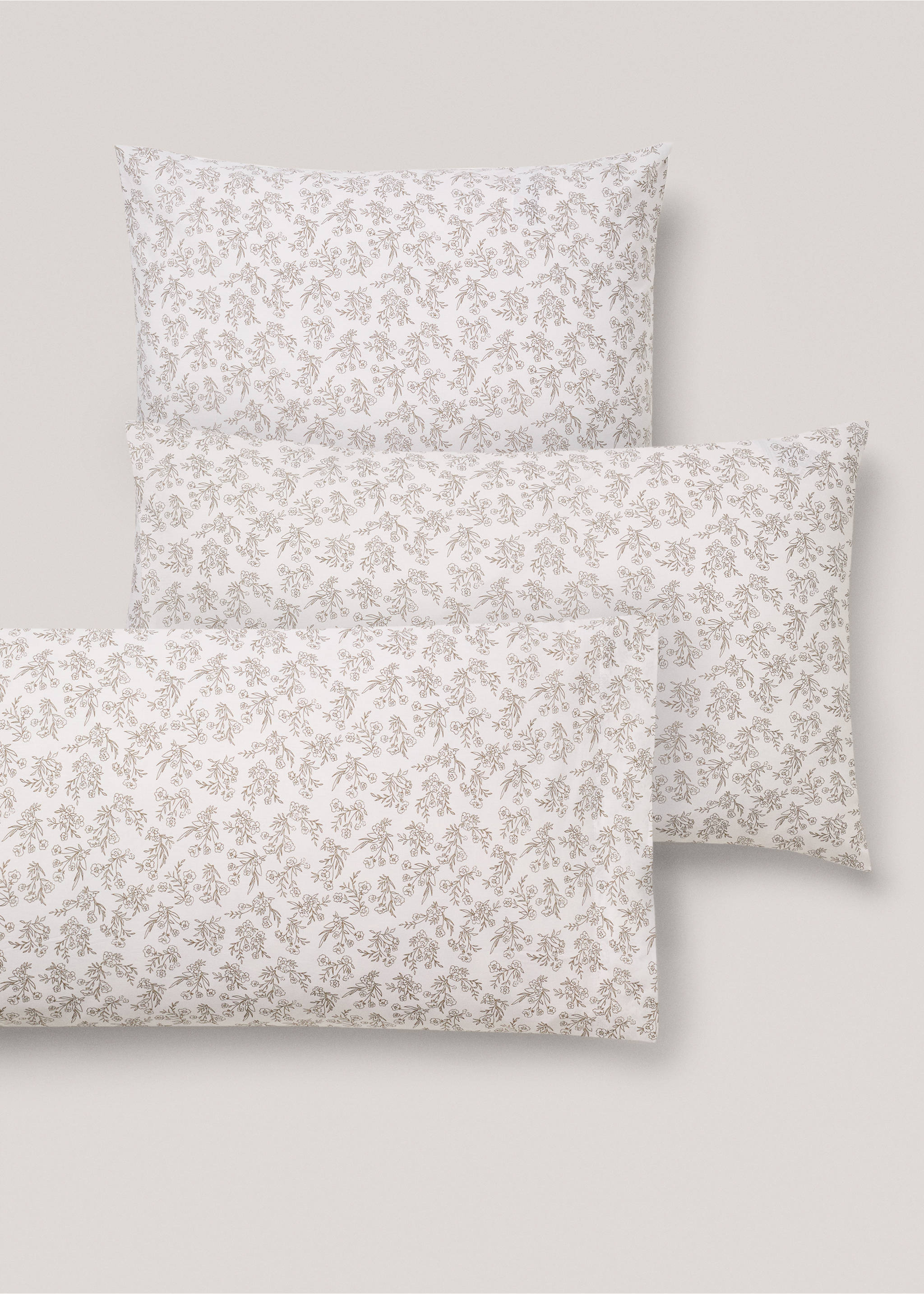 Cotton pillowcase with floral design 60x60cm - Details of the article 4, Medium Grey. Ref: 77030605-00.