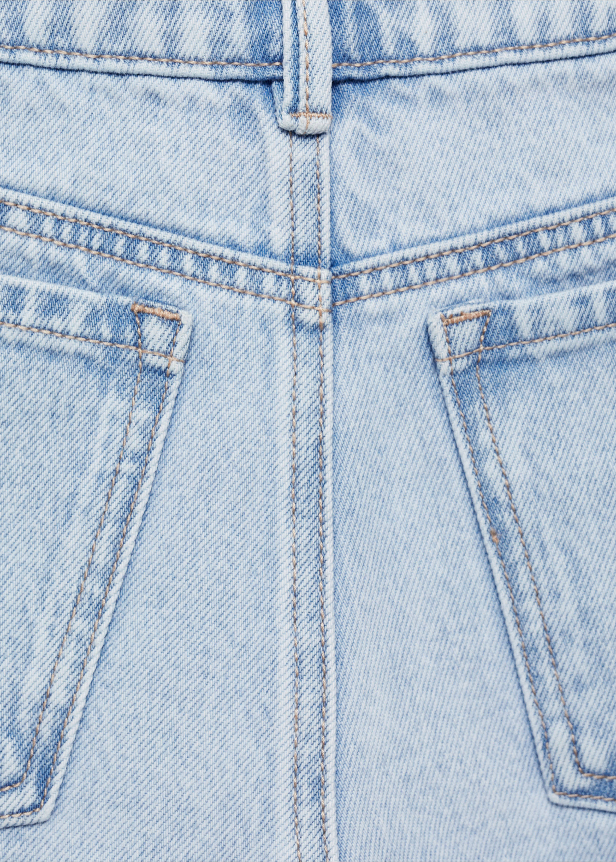 Jeansshorts mit ausgefranstem Saum - Detail des Artikels 0, Mittelblau. Ref: 77030609-00.